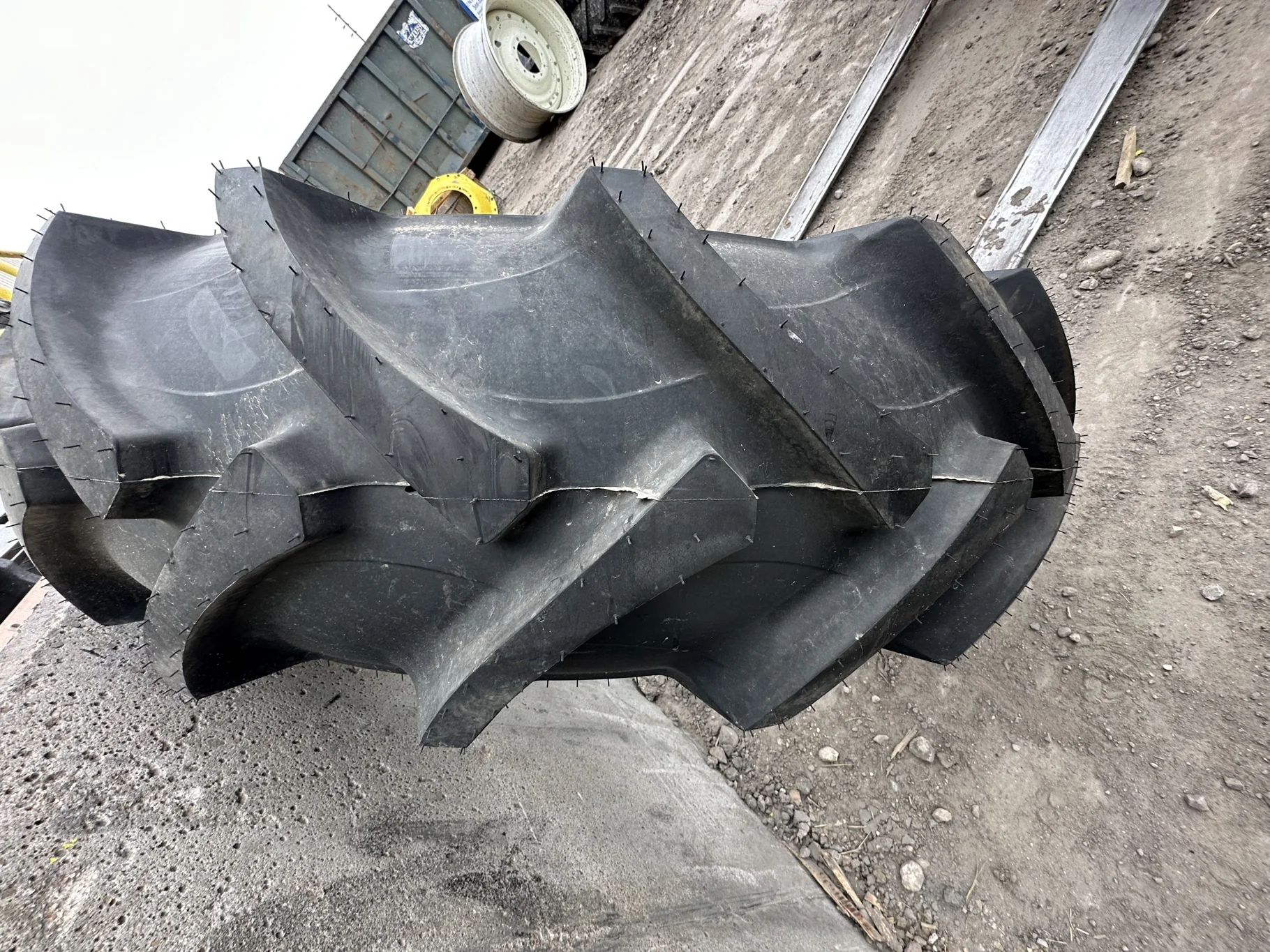 Take Off 16.9-30/D GALAXY AgriTrac 2 R1 D (126A8)(8Ply) TL - Excellent Condition image 3