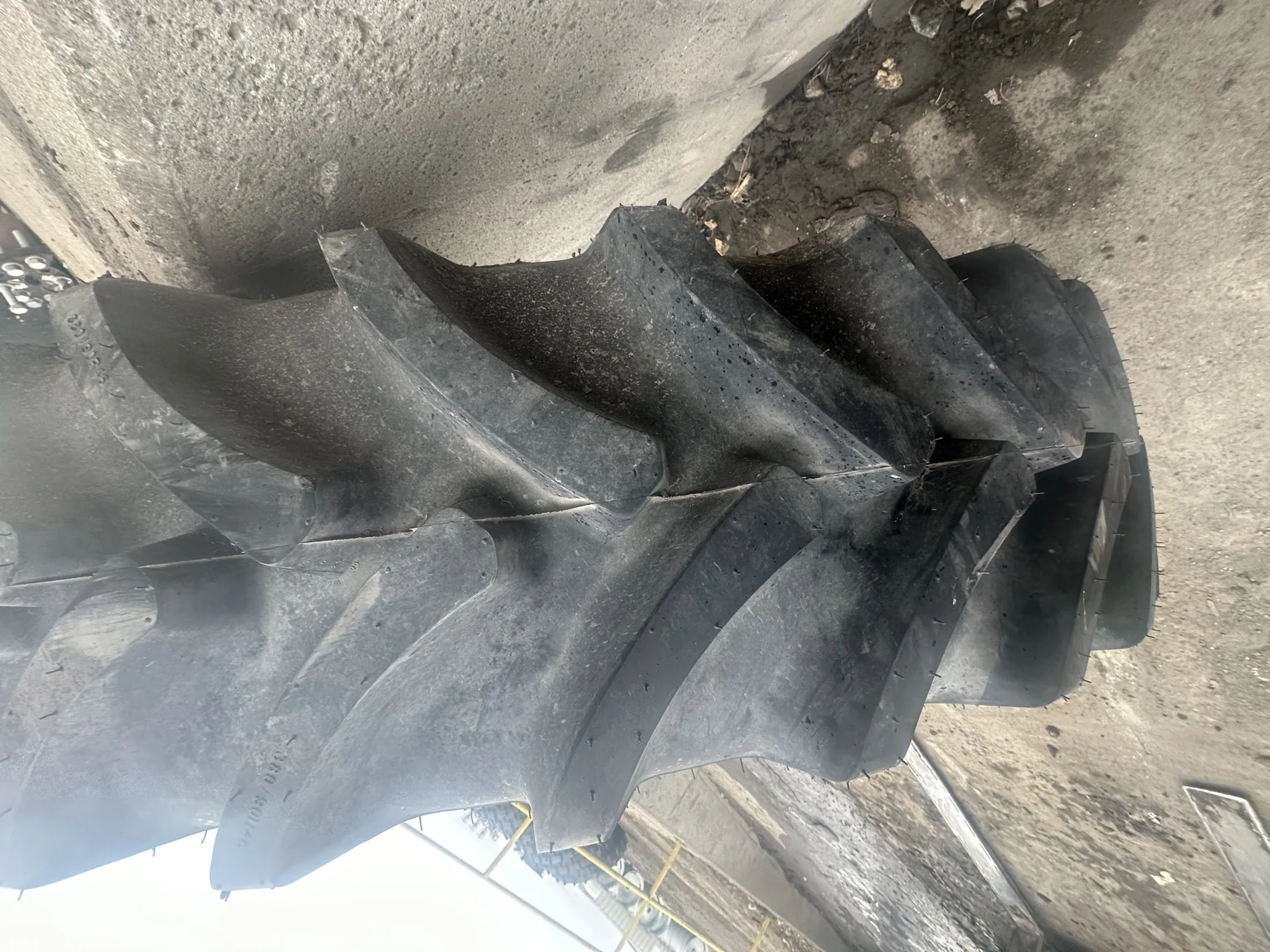 Used 100% 380/90R46 (14.9R46) Alliance FarmPro II 846/842 Radial R-1W 165A8/B TL  (Lug Damage, Sidew image 3