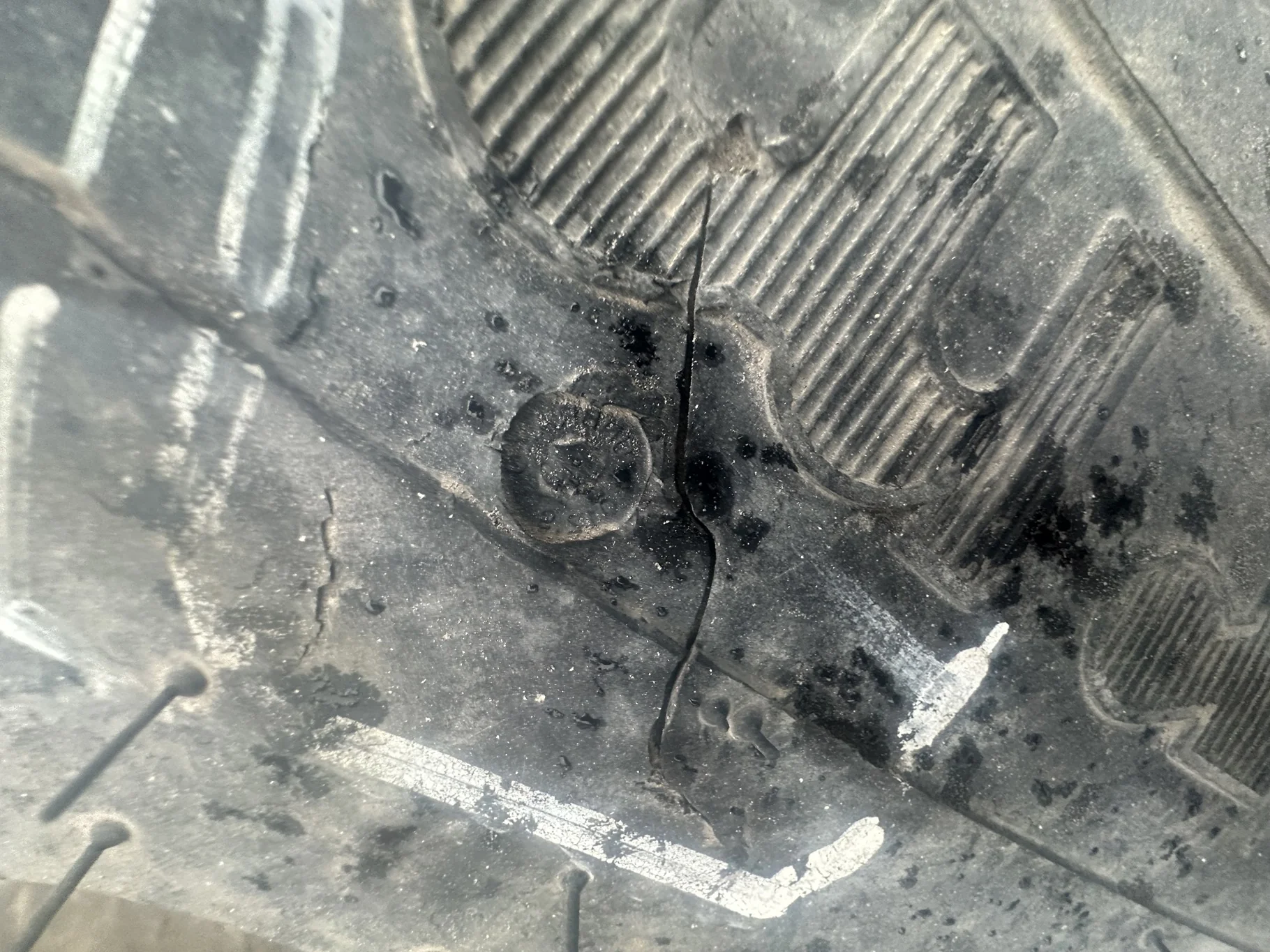 Used 100% 380/90R46 (14.9R46) Alliance FarmPro II 846/842 Radial R-1W 165A8/B TL  (Lug Damage, Sidew image 9