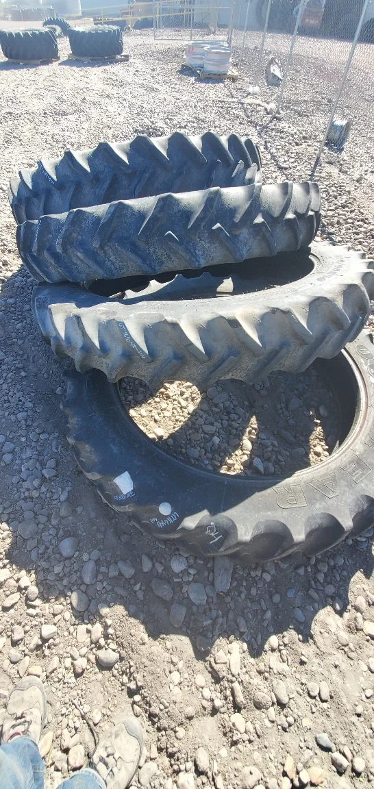 Used 80% 320/90R50 Goodyear DT800 R-1W (161A8) TL, Light stubble Cuts between lugs, side wall cuts, image 2