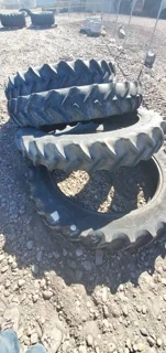 Used 80% 320/90R50 Goodyear DT800 R-1W (161A8) TL, Light stubble Cuts between lugs, side wall cuts, image 4