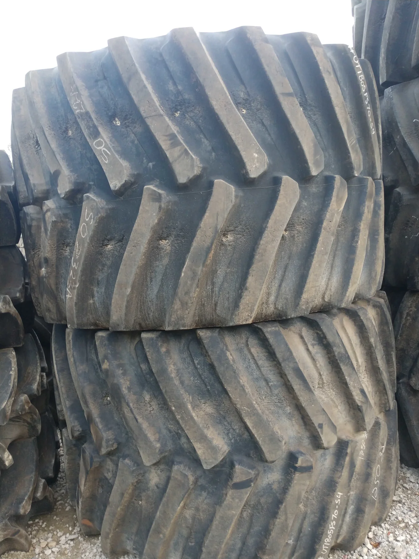 Used 90% IF1250/50R32 Firestone DT 23 201B (with severe stubble damage/cuts)