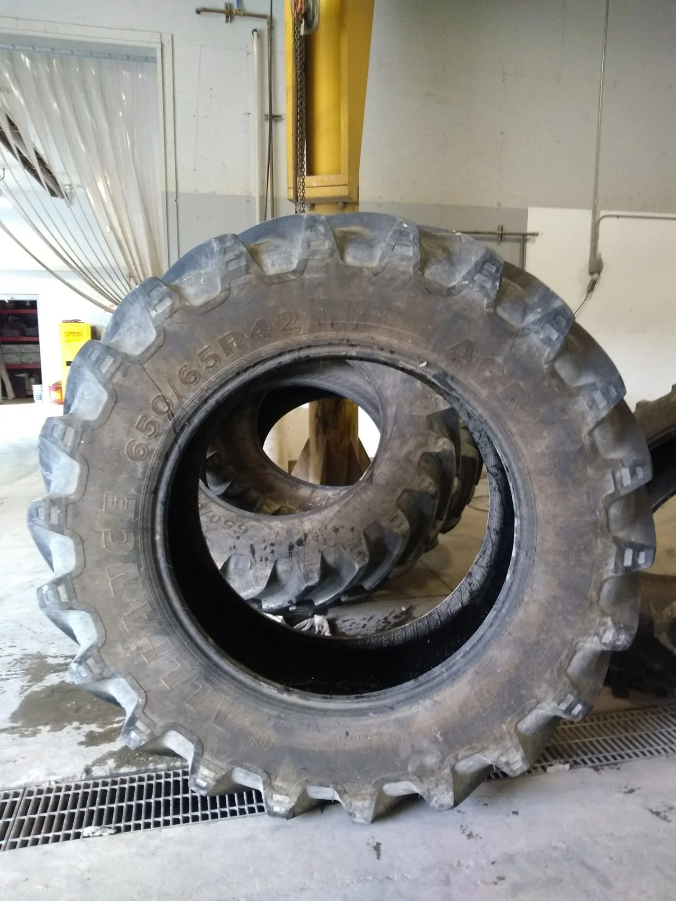 Used 98% Alliance 650/65R42 Agri Star 170A8 R-1W TL.
