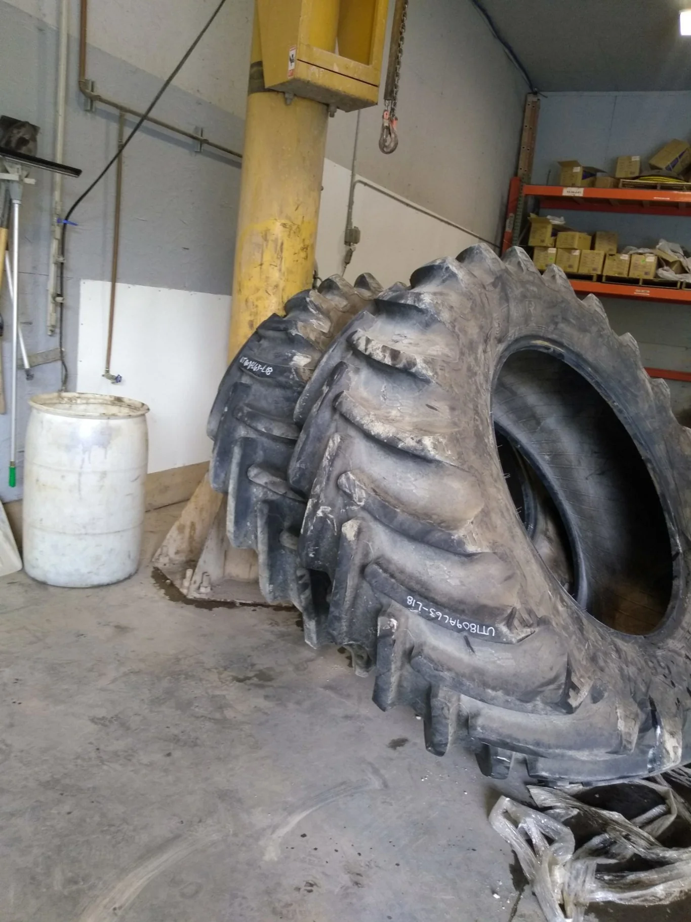 Used 98% Alliance 650/65R42 Agri Star 170A8 R-1W TL. image 4