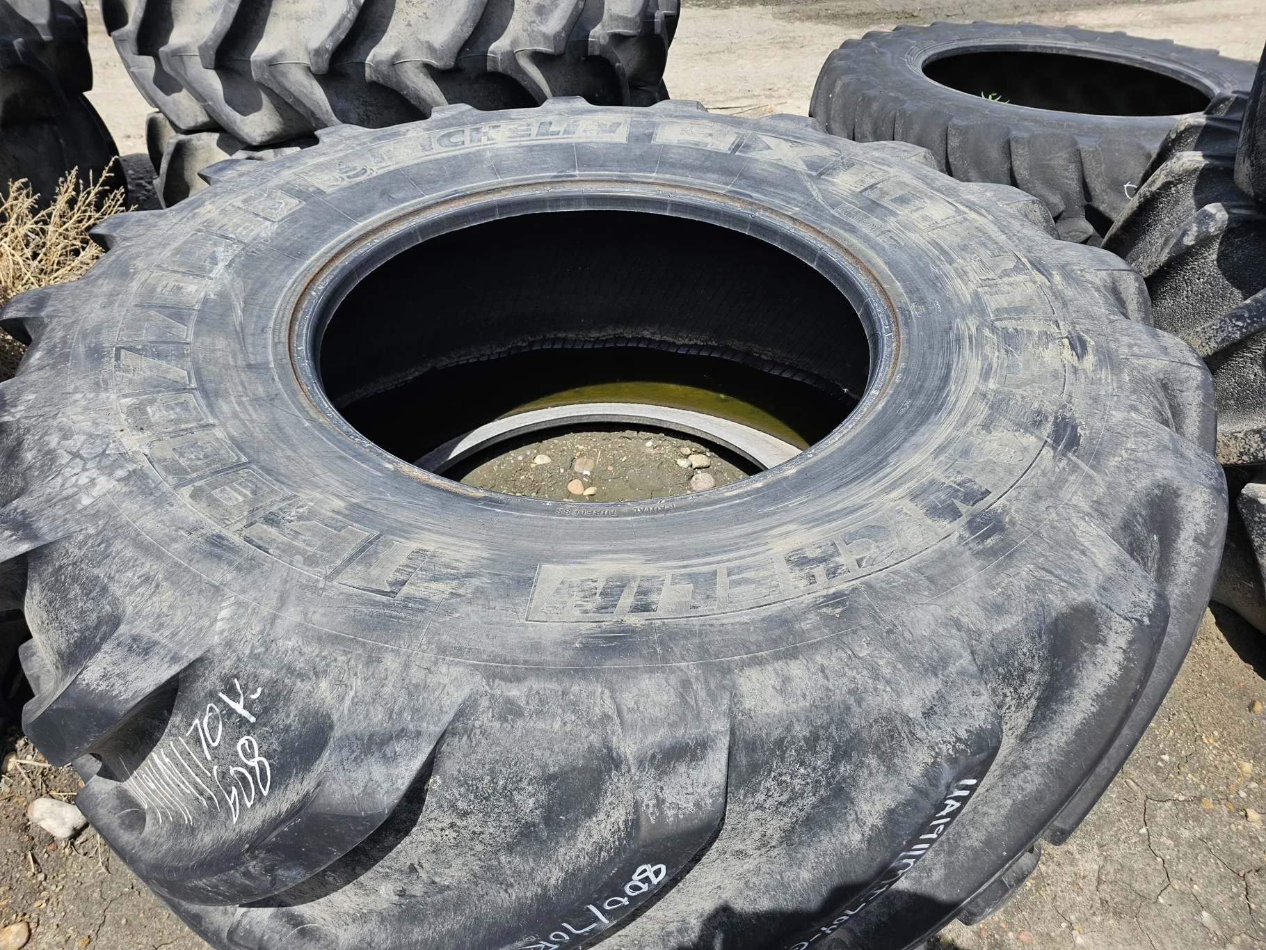 Used 90% 800/70R38 Michelin Axiobib R-1W 179D image 2