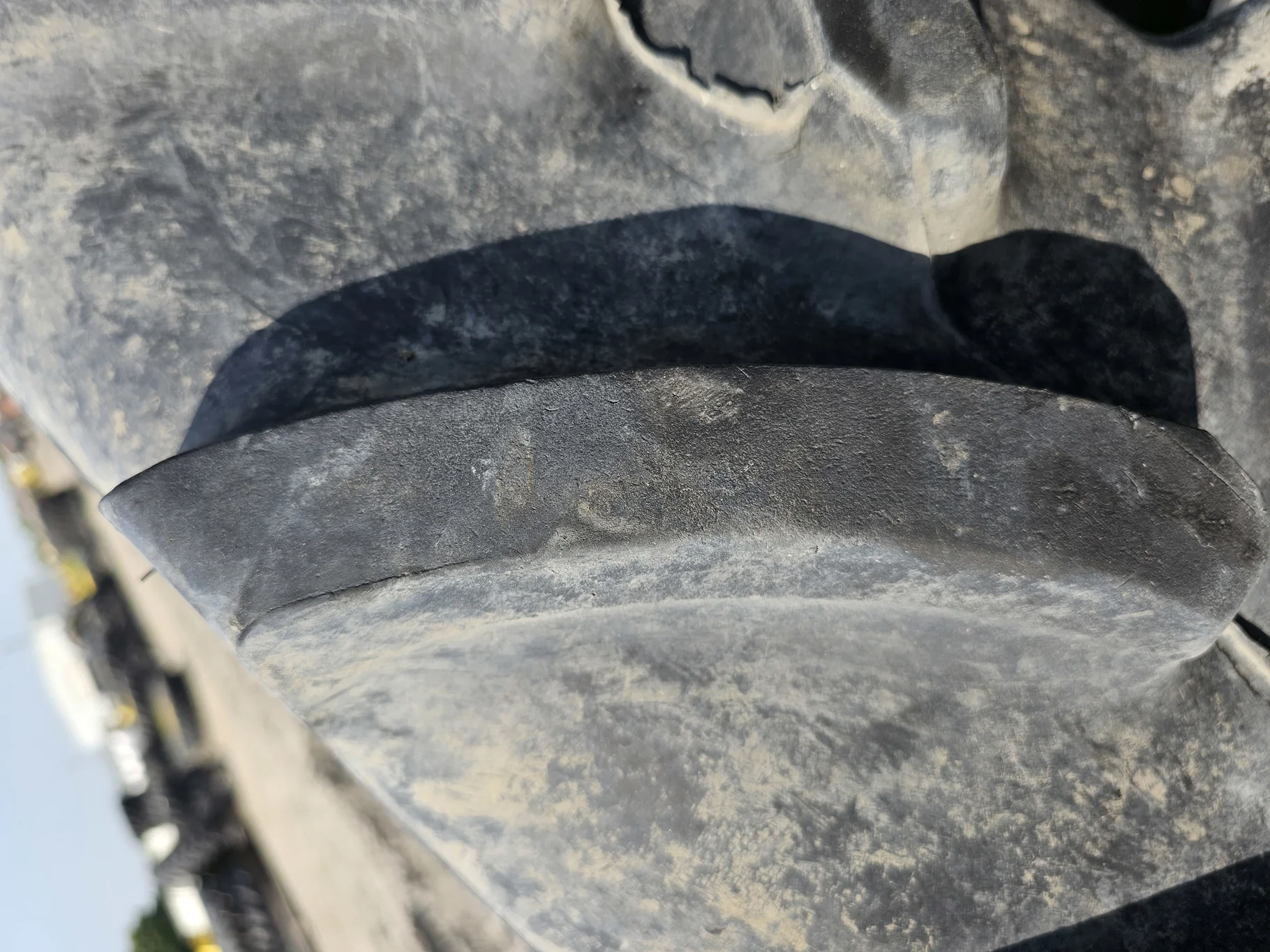 Used 95% 320/85R24 Firestone Performer 85 R-1W 122D  _x000D_
(Lug Stubble) image 4