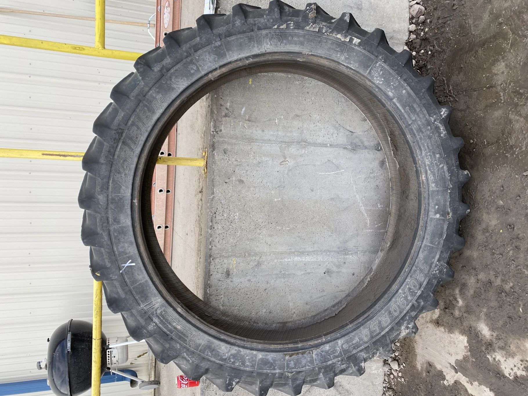 Used 55% 320/90R50 Michelin AgriBib Row Crop R-1W 150A8/150B TL - lug cuts/chunks, sidewall stubble,