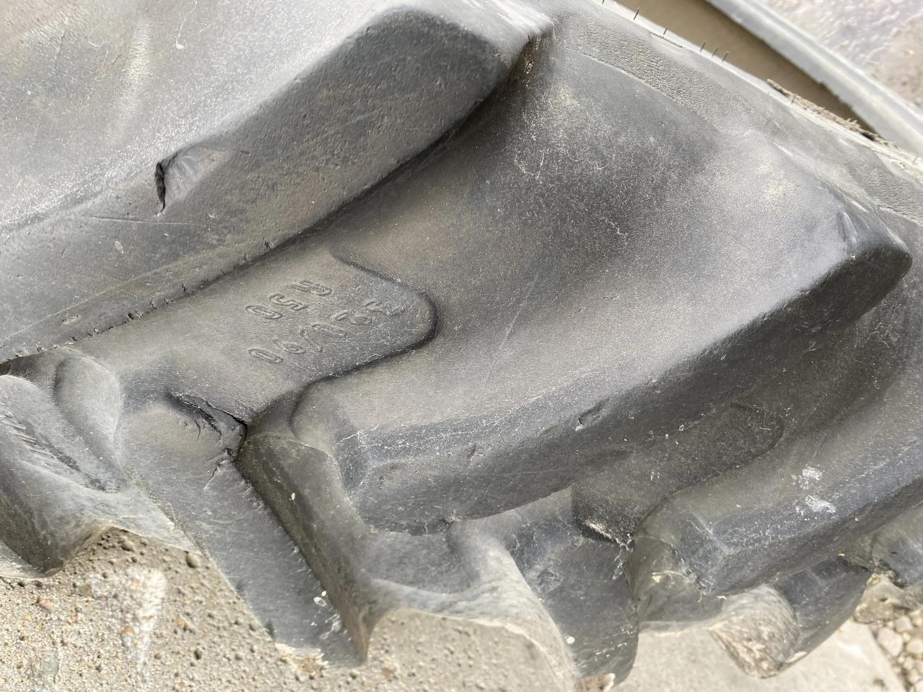 Used 55% 320/90R50 Michelin AgriBib Row Crop R-1W 150A8/150B TL - lug cuts/chunks, sidewall stubble, image 8