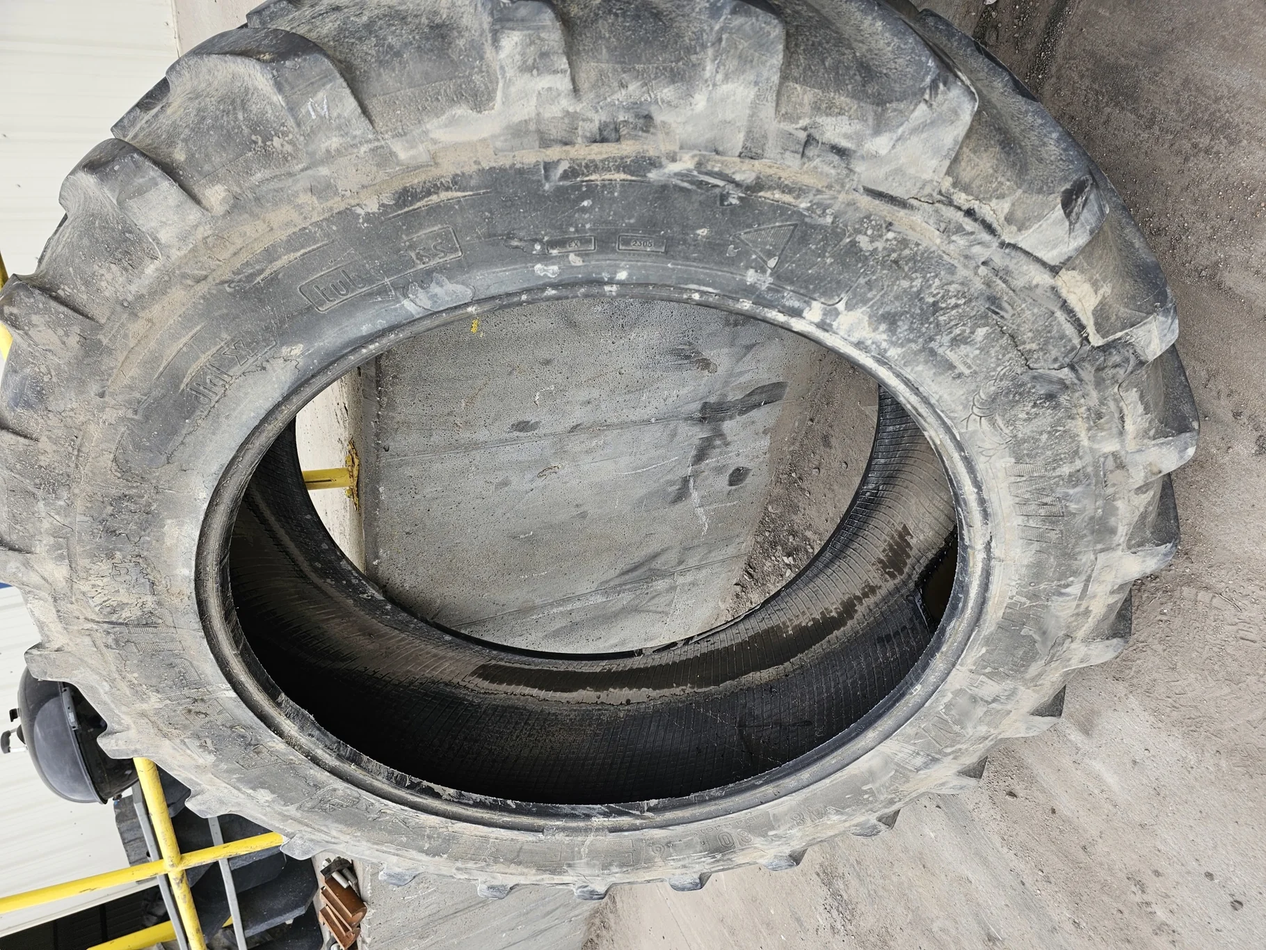 Used 35% 480/80R46 Michelin Agribib (158A8) ( Stubble, Lug Cuts,  Chucks missing in Lugs, Side wall