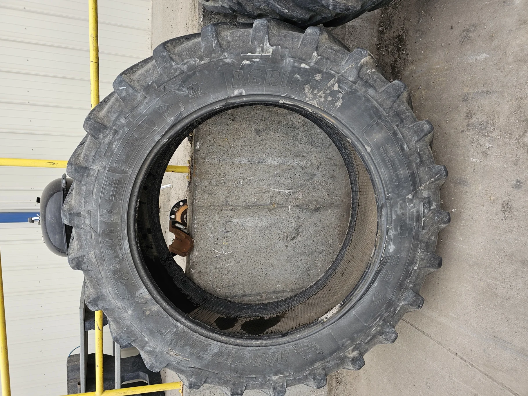 Used 50% 480/80R46 Michelin AgriBib R-1W 158A8/158B TL - (Sidewall Cuts, Stubble, Lug Cuts/chunks, W image 2