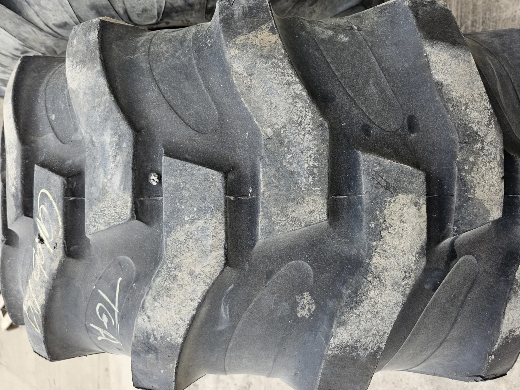 Used 17.5L-24 Titan Industrial Tractor Lug R-4 (8Ply) TL, (Stubble, Lug Damage, Plug) image 3