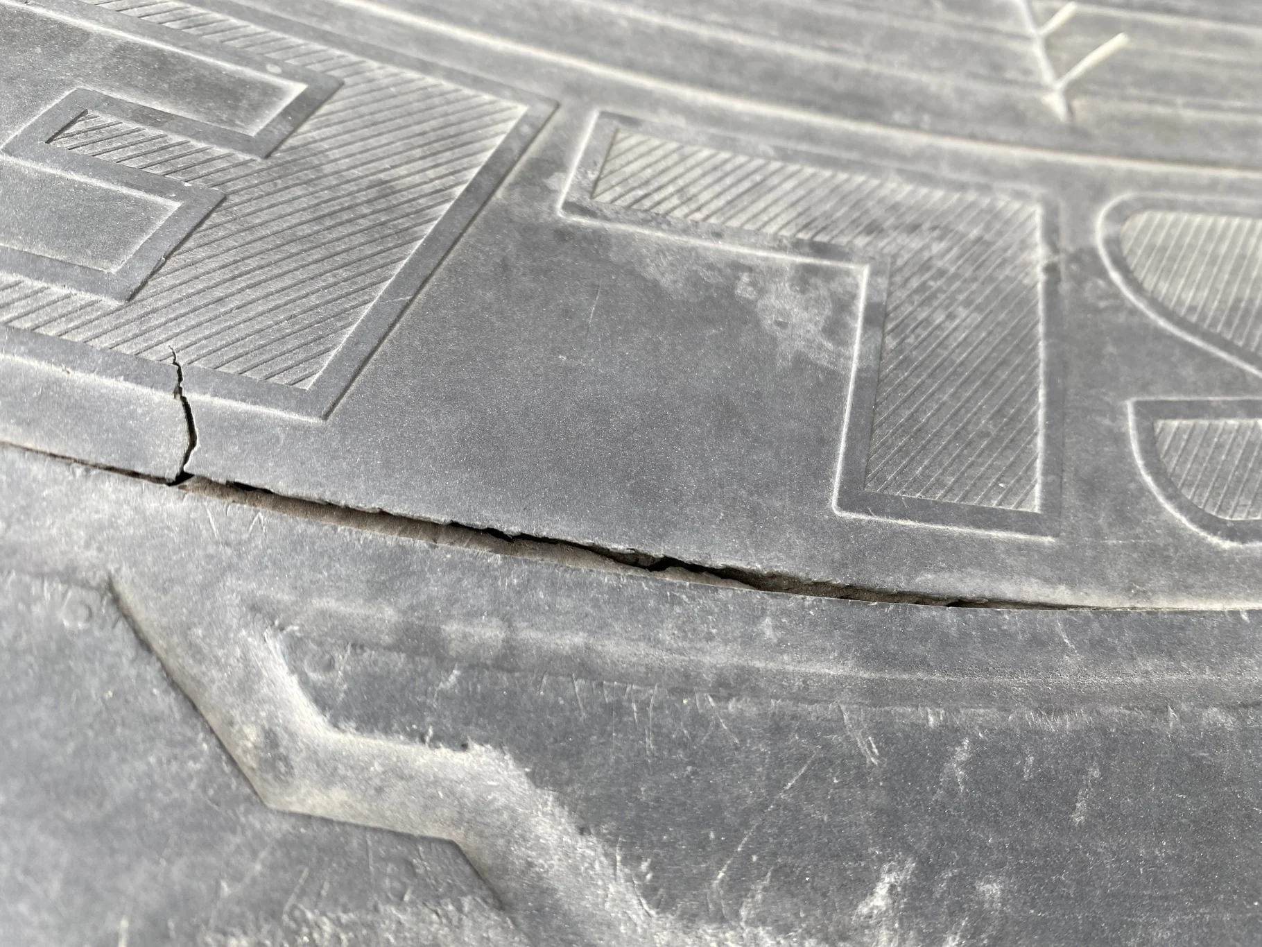 Used 70% 340/85R28 Carlise FSTR 127A8 TL (sidewall cuts, wreathing, road wear, lug cuts) image 4
