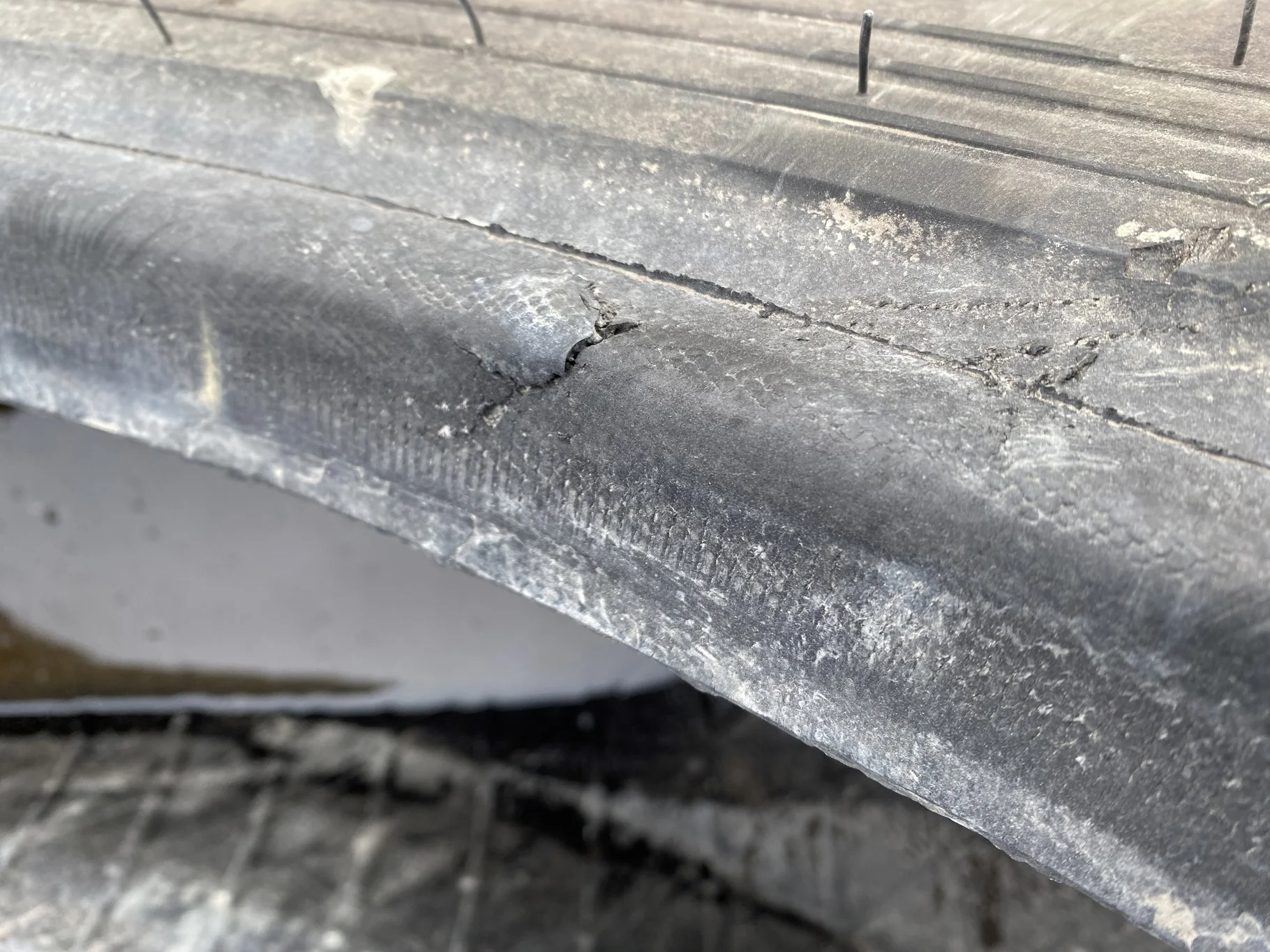 Used 89% 380/90R46 Goodyear Ultra Sprayer 165A8 R-1 TL (Bead cuts, Lug cuts) _x000D_ image 5