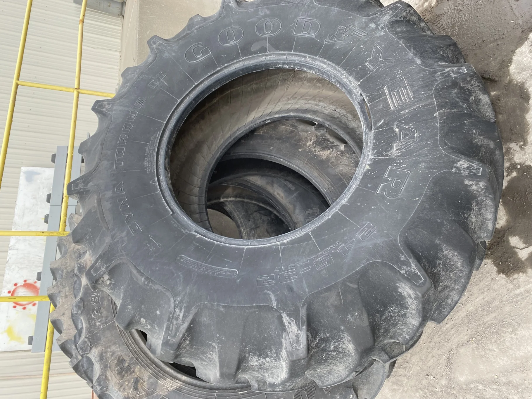 Used 92% 24.5-32 Goodyear Dyna Torque 2 12ply R-1 TL (Sidewall cut, stubble, lug cuts) image 2