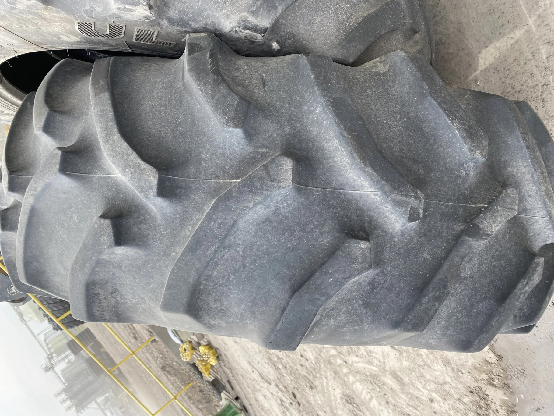 Used 92% 24.5-32 Goodyear Dyna Torque 2 12ply R-1 TL (Sidewall cut, stubble, lug cuts) image 3