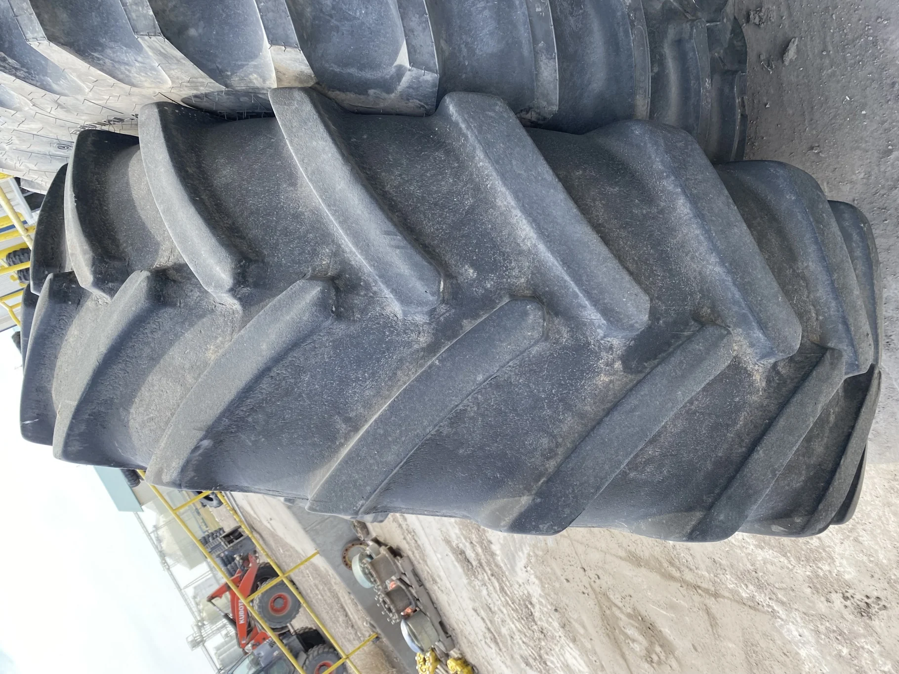 Used 72% 620/70R46 Michelin XM28 162A8 TL (sidewall stubble, road wear, weathering, between tread cu image 3