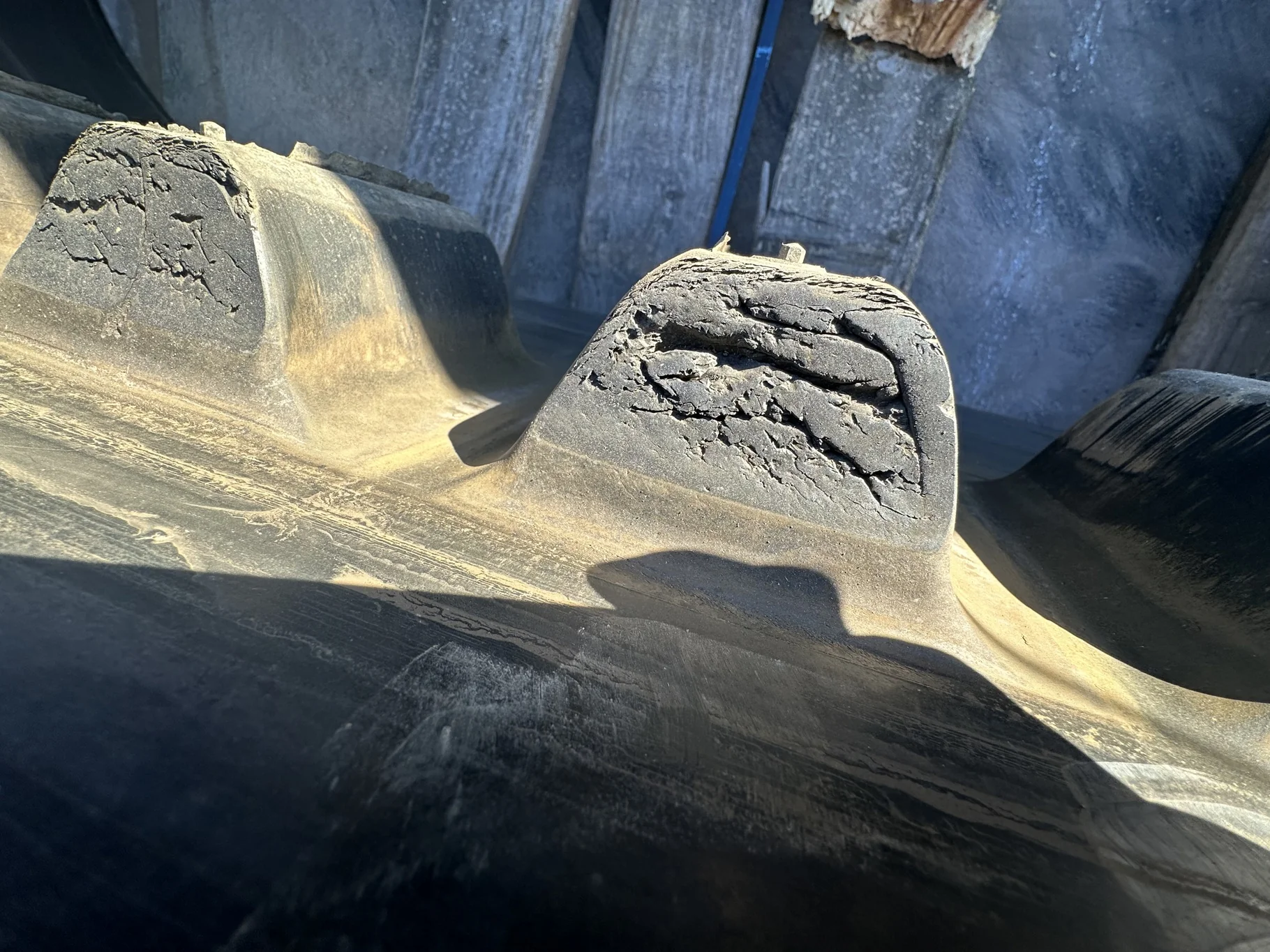 Used 90% 24" JD8RX Front Camso 4500 Ag Tracks (Slight Guideblock Wear) image 3