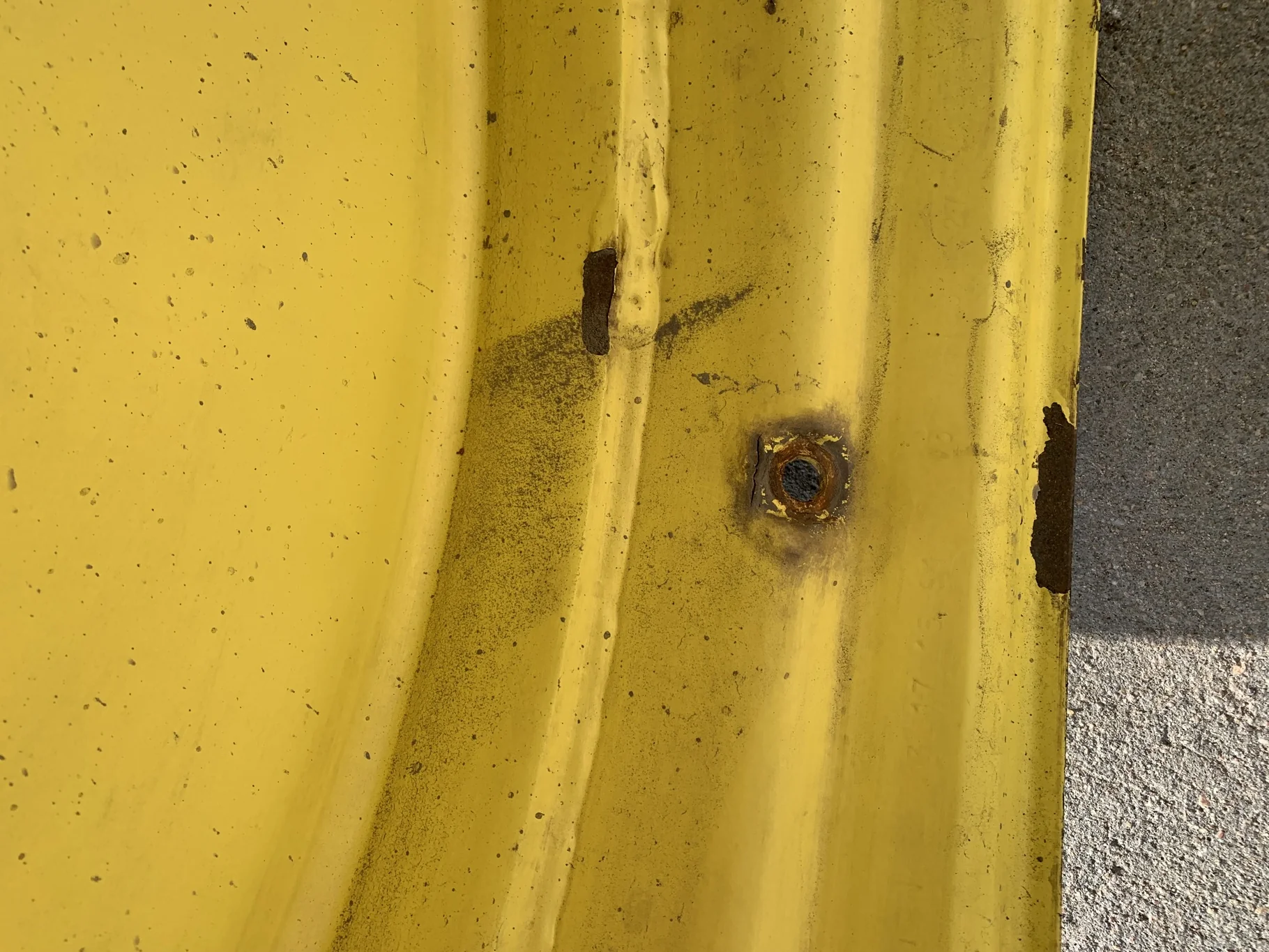 Used 18 X 38 John Deere Yellow Sprayer Wheels (Peeling Paint, Rust Around Mounting Flange, image 5