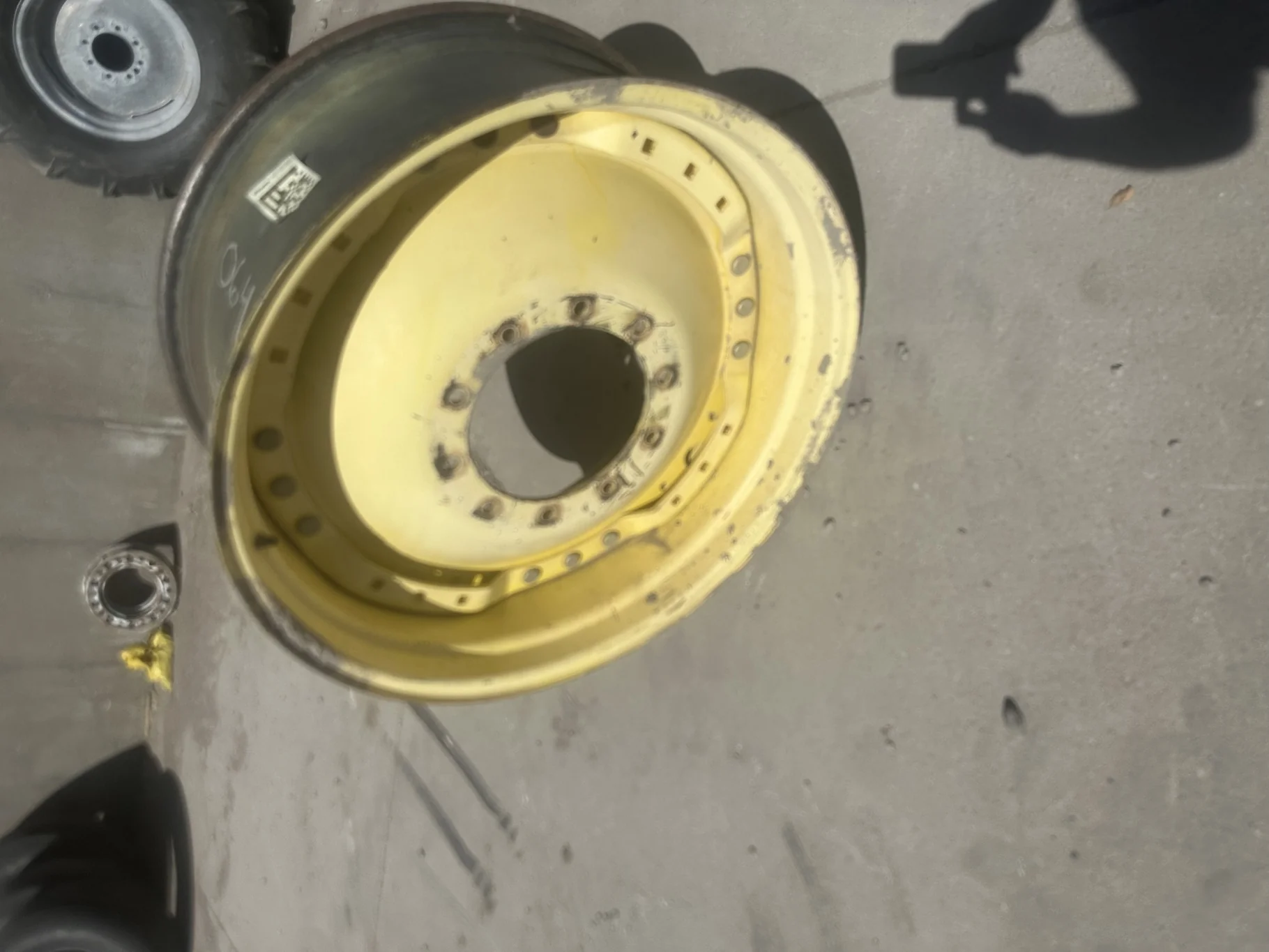 Used 15 X 34 John Deere Yellow Waffle Wheel (3 Bolt) (24-29.25) 8.25" BS