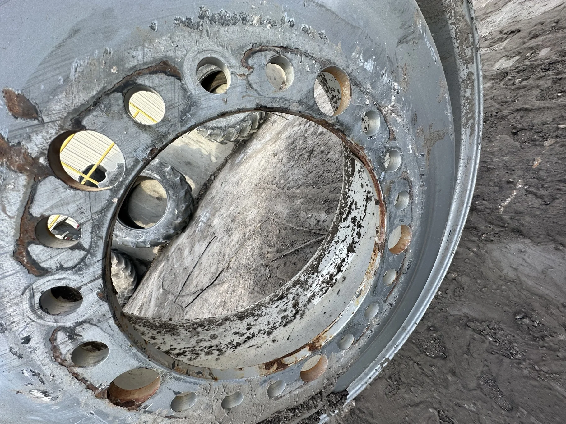 Used 18 X 42 20-13.189-11.071-15IN SILVER DOLLY DUAL WHEEL image 5