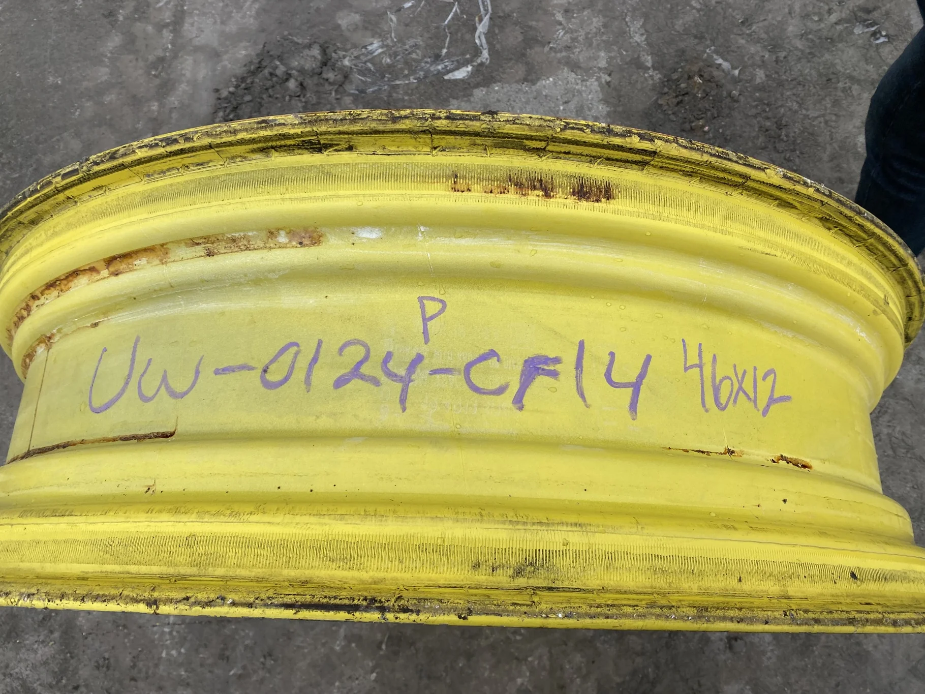 Used 12 X 46 JD Yellow 12 Bolt (.9375) Stub Disc (12-32.047-30.09) 3.5" Backside Offset (Faded image 7