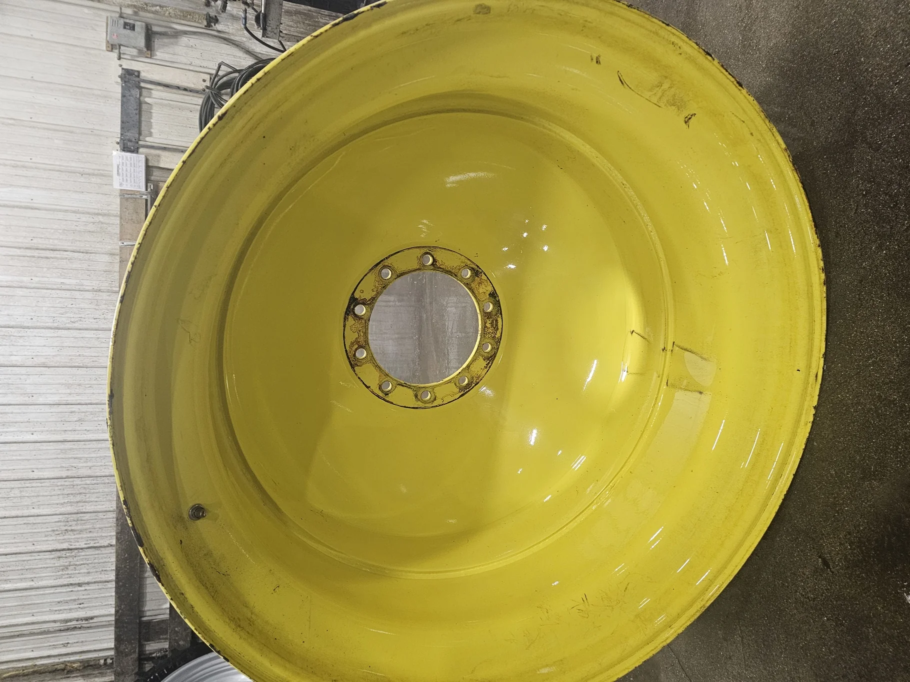 USED 18 X 42 10-13.19-11.07-12.4 (OUTSIDE) DOLLY DUAL YELLOW WHEEL