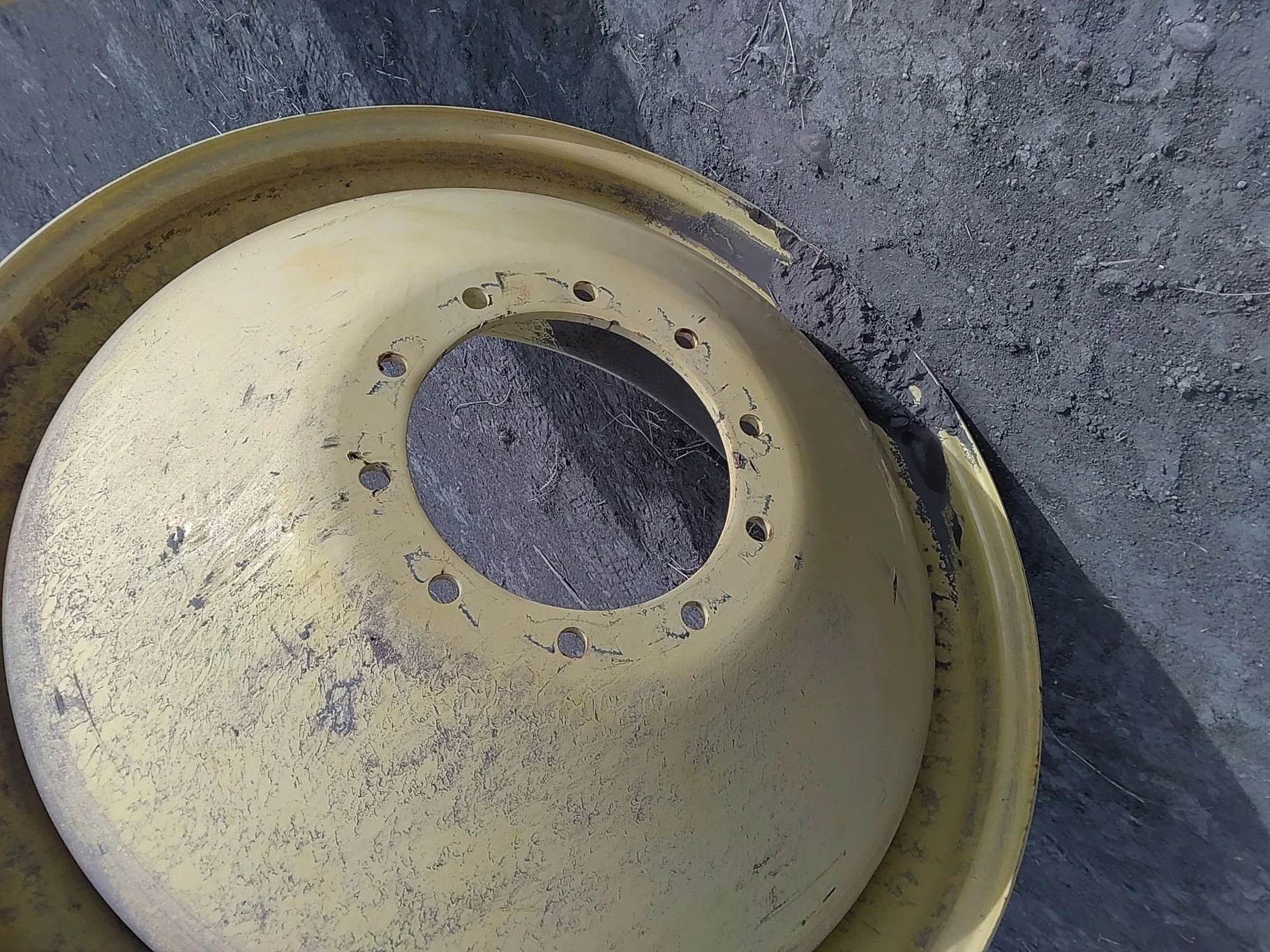 Used 16 X 42 10-13.189-11.07-15.00 Outside Dolly Dual JD Yellow image 3