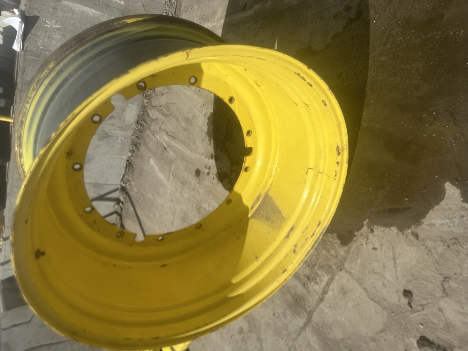 Used 25 X 46 John Deere Yellow 12 Bolt (.906) Sprayer Stub Disc (12-32.047-30.078)