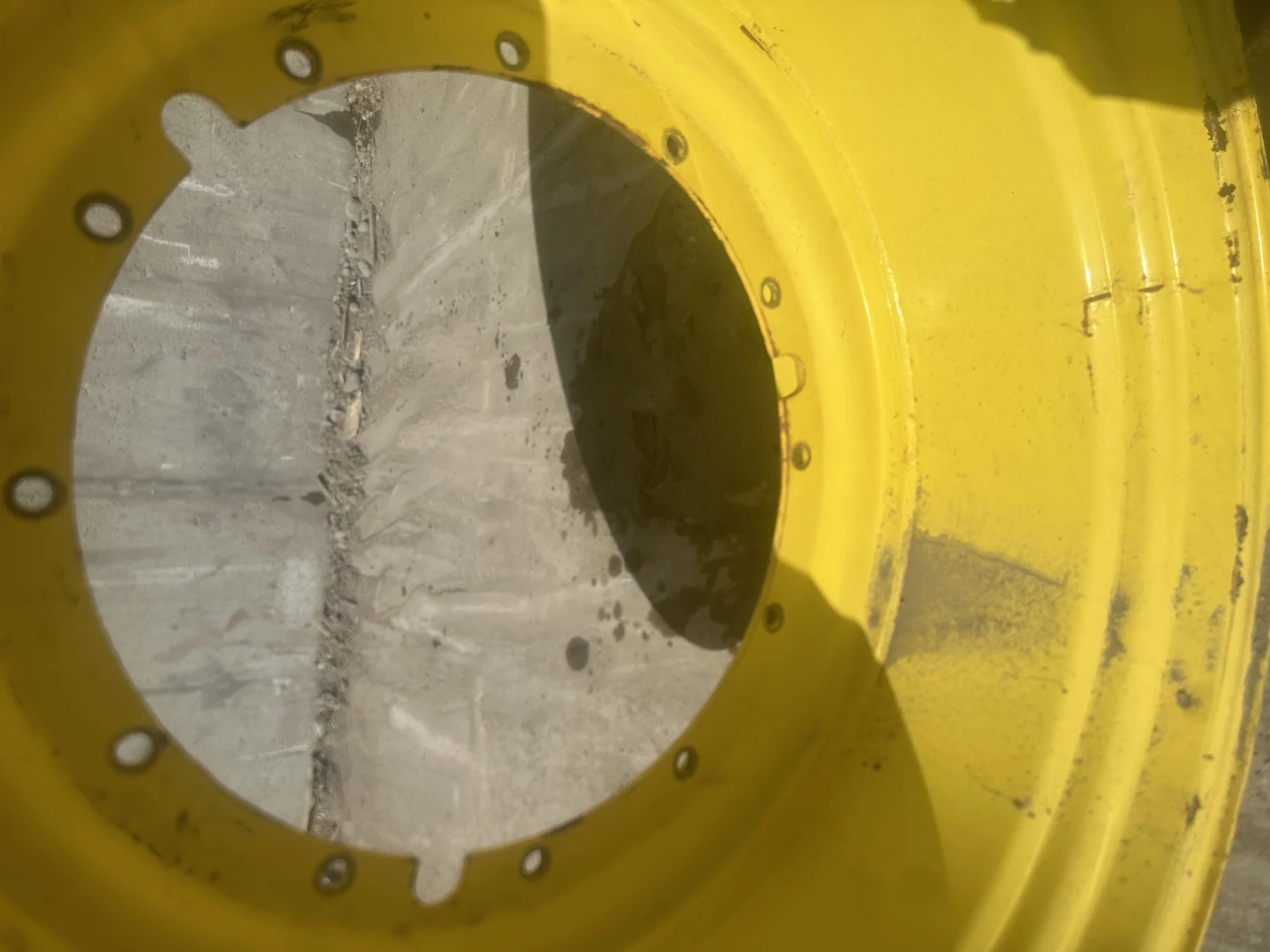 Used 25 X 46 John Deere Yellow 12 Bolt (.906) Sprayer Stub Disc (12-32.047-30.078) image 2