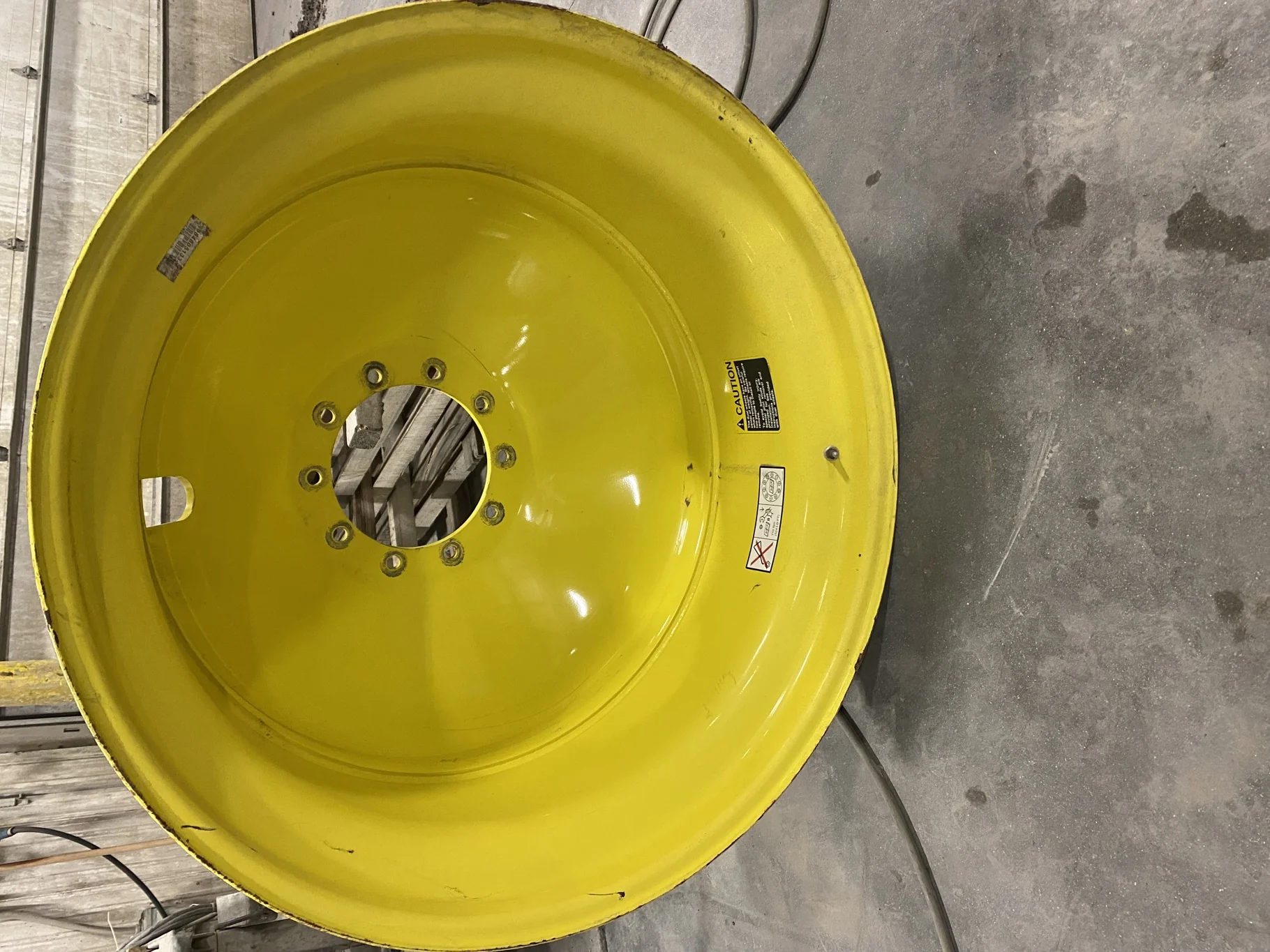 USED 18 X 42 10-13.19-11.07-12.4 (OUTSIDE) DOLLY DUAL YELLOW WHEEL
