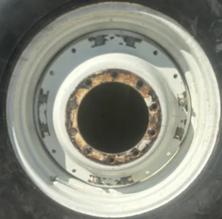 Used 15 X 30 10-13.189-11.077 (.846") 4" OFFSET Waffle NH White Wheel w/ Disc