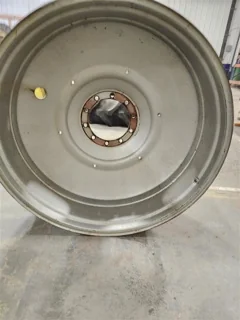 Used 16 x 46 10 Bolt Silver Dual Wheel image 2