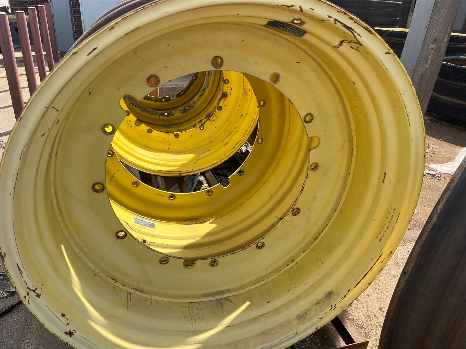 Used 20 X 46 John Deere Yellow 12 Bolt (.964) Sprayer Stub Disc (12-32.047-30.17) 13.5" (paint missi
