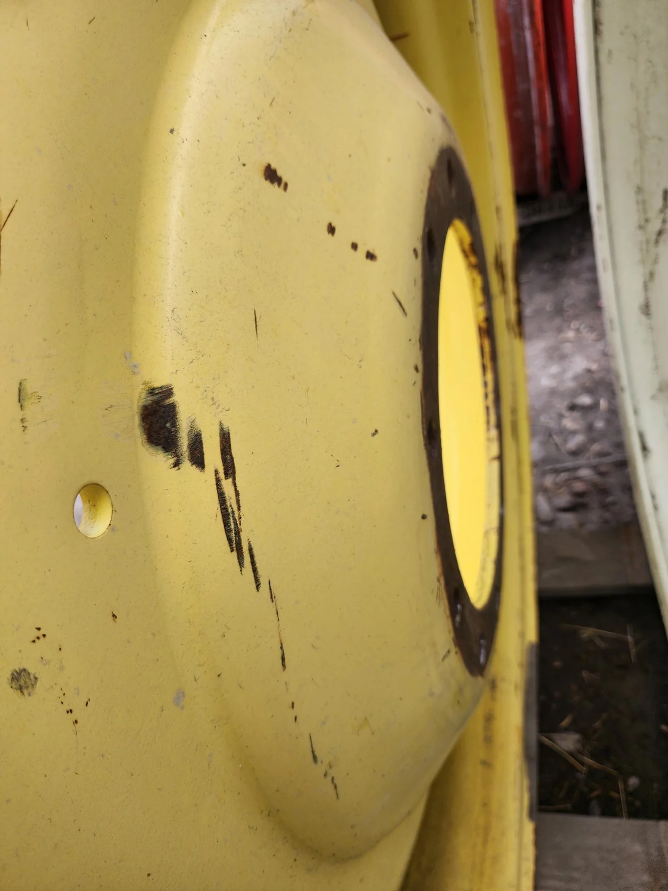 Used 16 X 46 JD Yellow 10 Bolt Dual 10-13.18-11.09-11.5IN scratches image 2