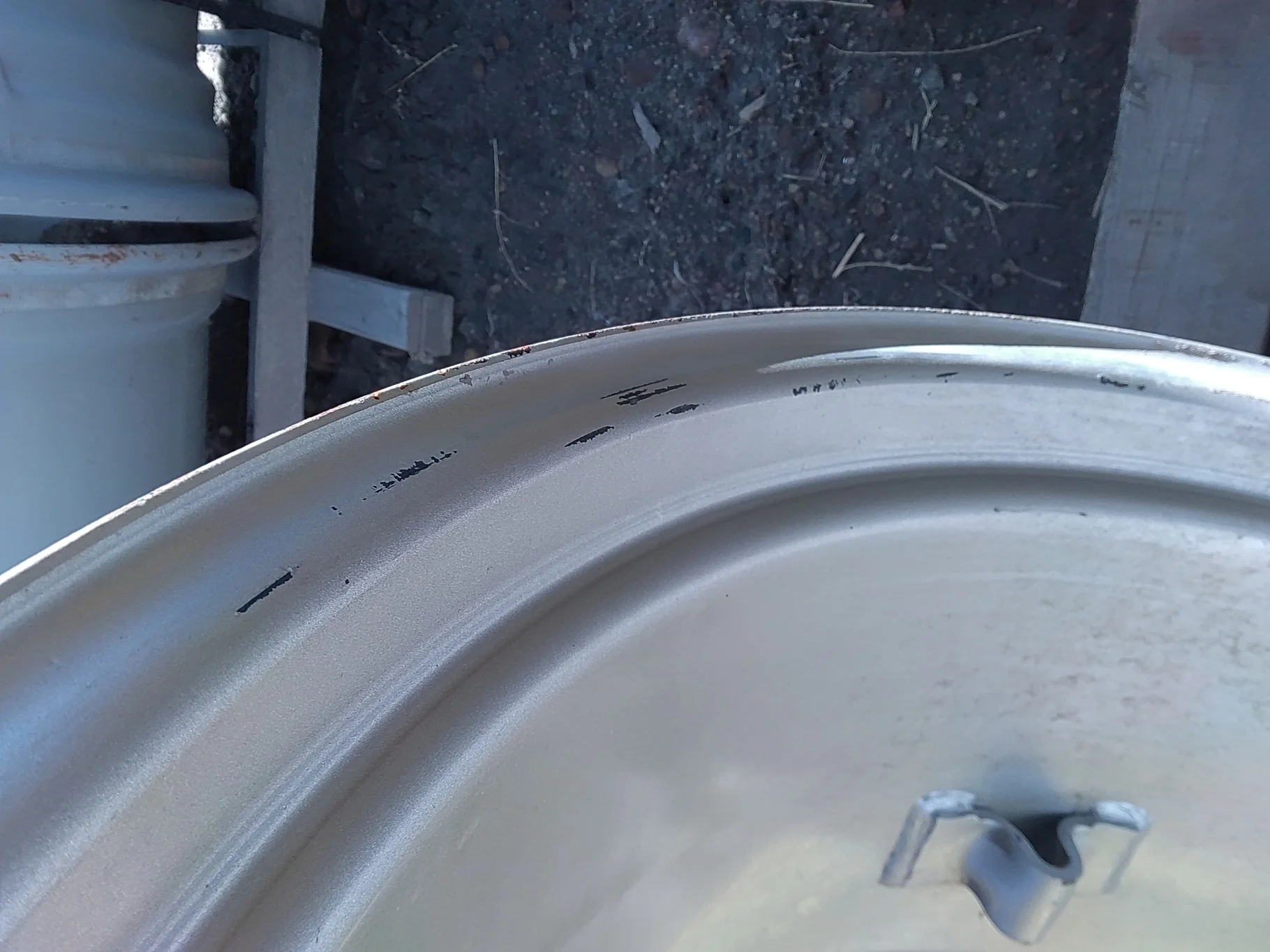 Used 15 X 28 Case IH Silver 6 Loop - Good Condition  _x000D_
(No Centers, Scratches) image 7