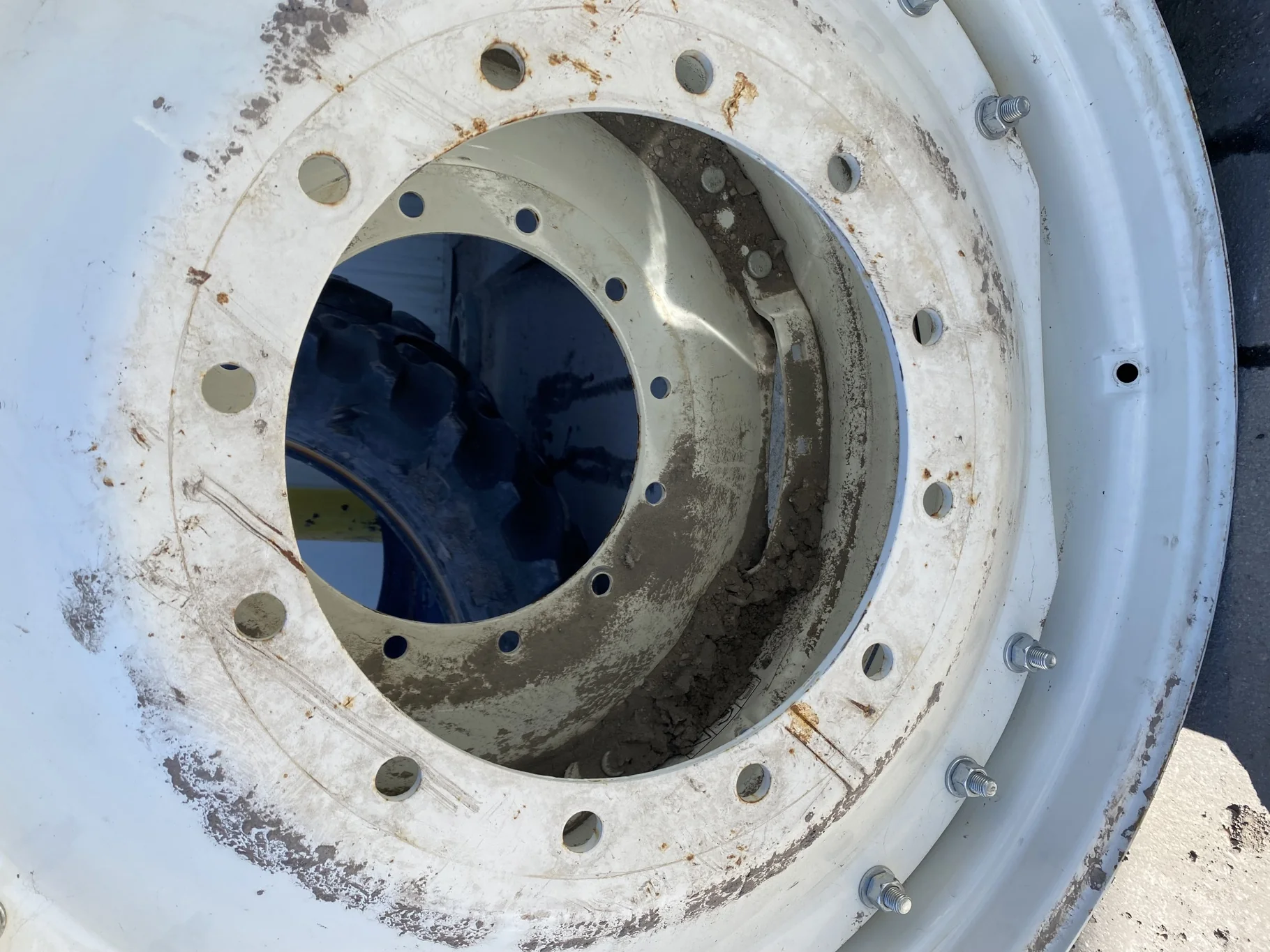 Used 12 X 38 NH Waffle Wheel (3 Bolt) with a 38" NH White 12 Bolt (.75) Waffle Center (Gashes, Rust) image 2