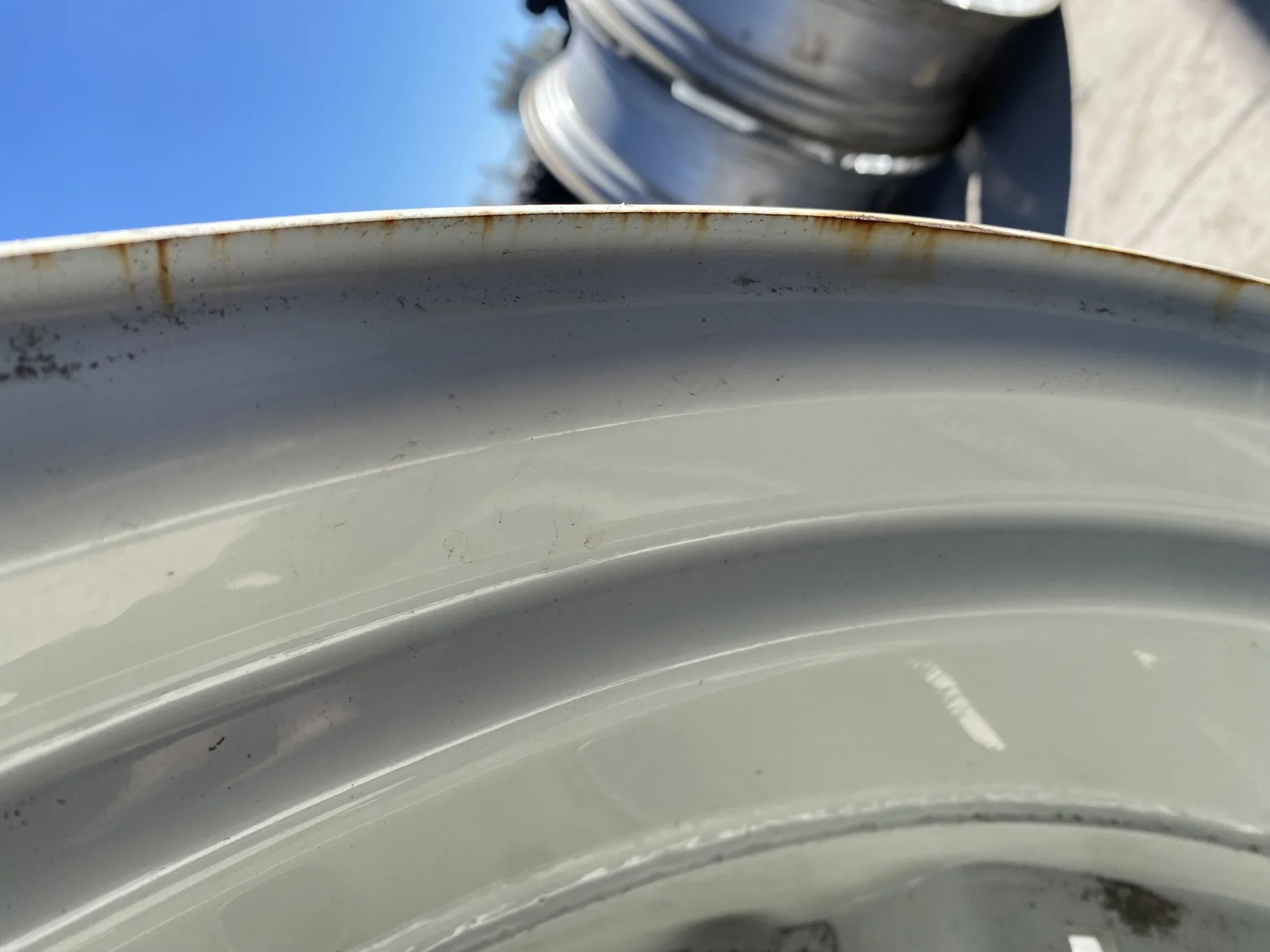 Used 12 X 38 NH Waffle Wheel (3 Bolt) with a 38" NH White 12 Bolt (.75) Waffle Center (Gashes, Rust) image 7