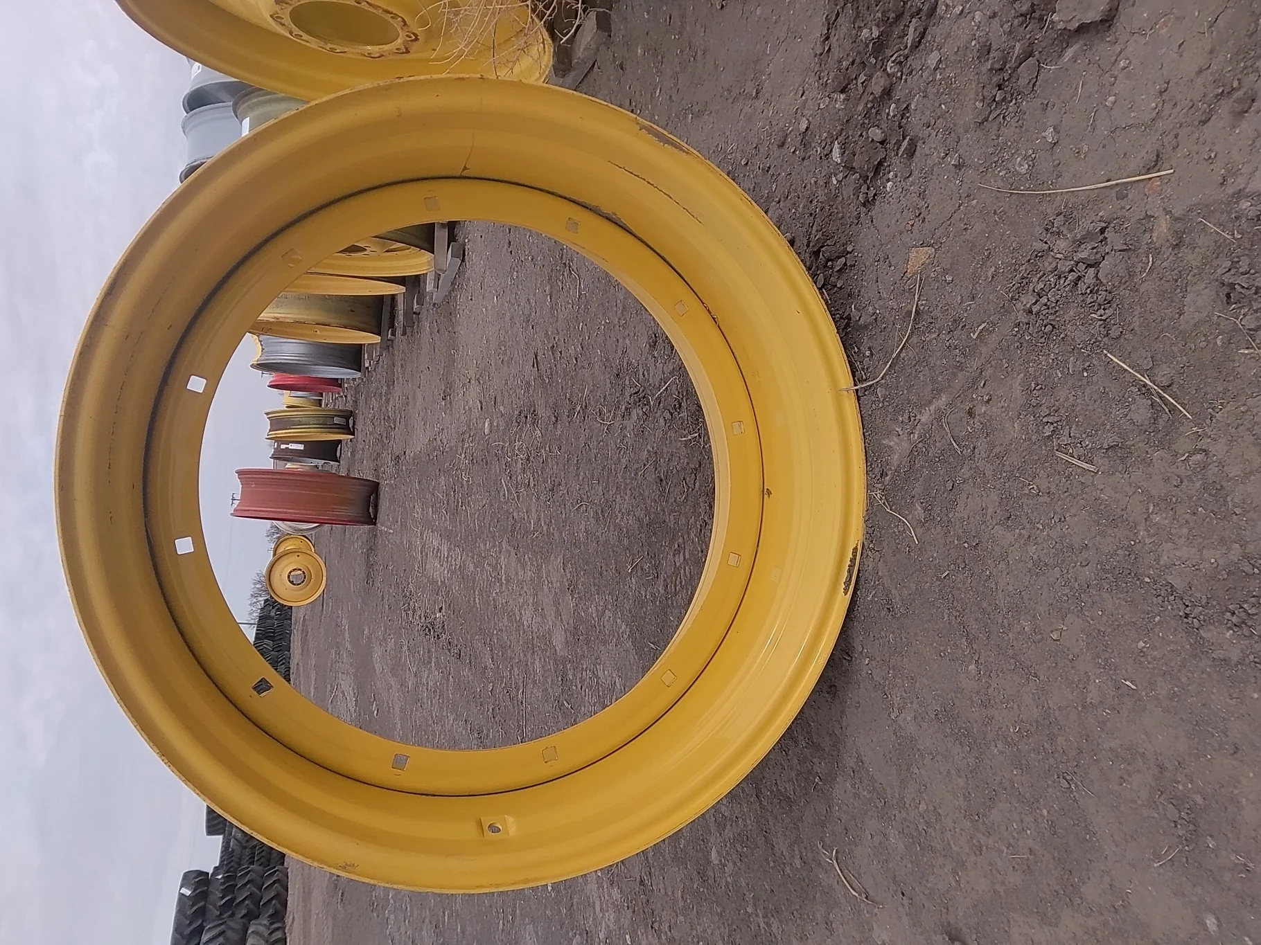 15 X 34 John Deere Yellow Stub Disc image 4