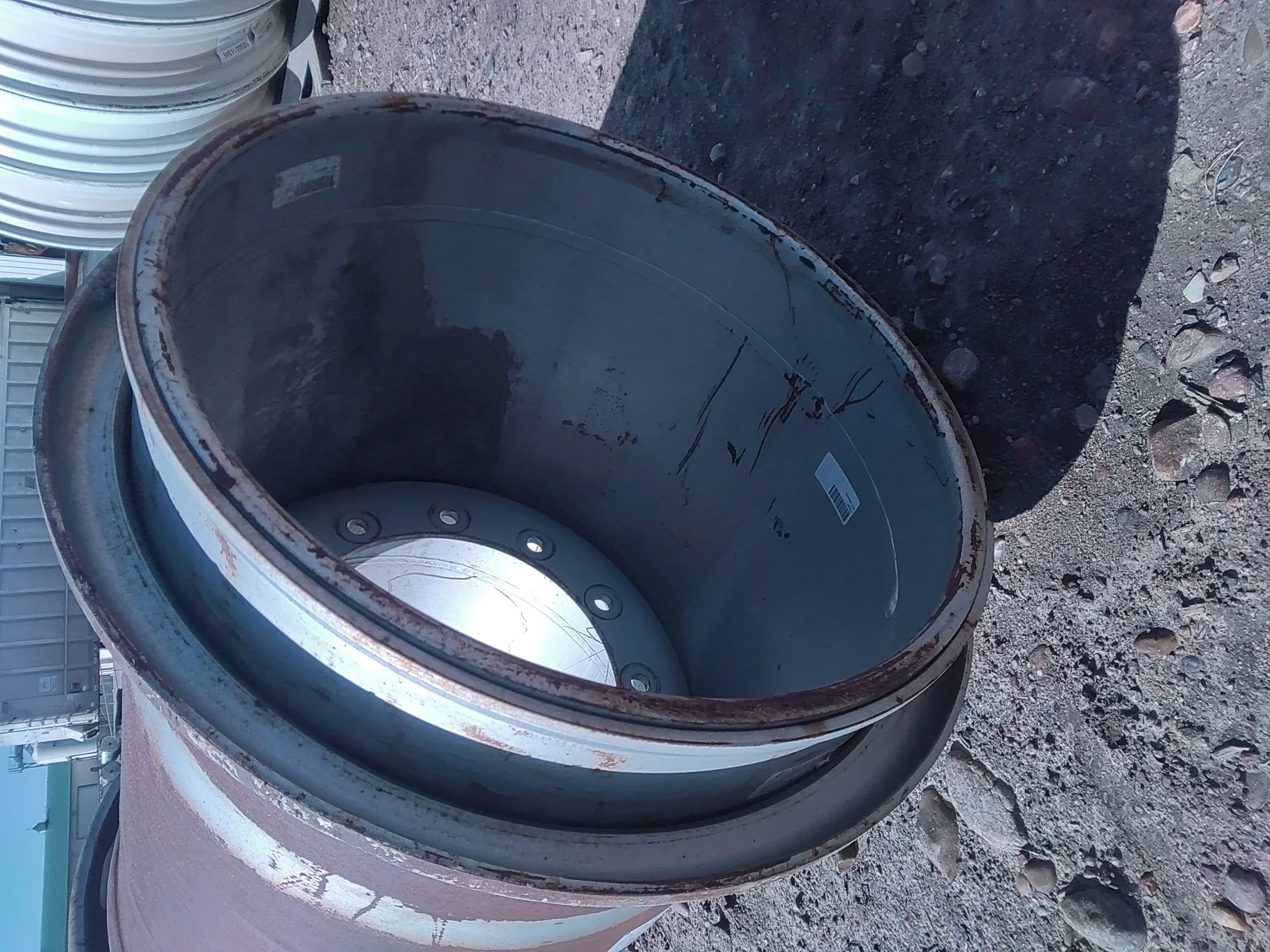 Used 36 X 25 CIH Silver 10 Bolt 3-Piece Floater Rim (10-13.187) image 4