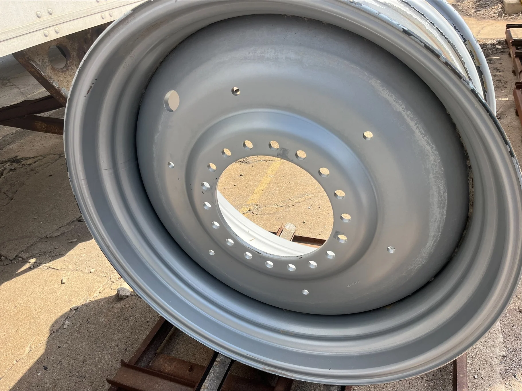 Used 23 X 42 18-15.748-13.268-7.81 Case IH Silver Dual Wheel image 2