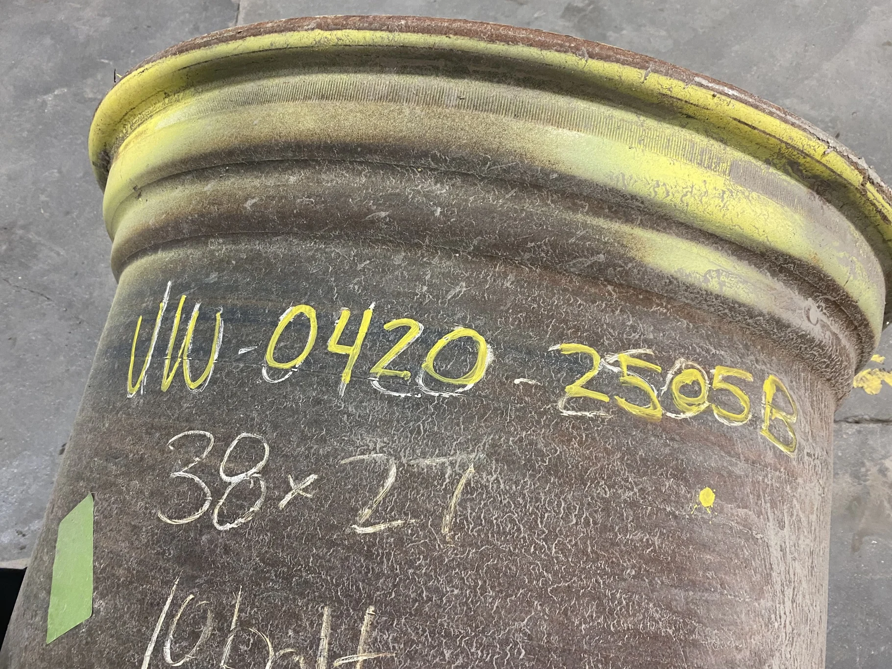 Used 27 X 38 John Deere Yellow 10 bolt combine rim 15 1/2" BS  (Rust Spots, Scratches) image 2