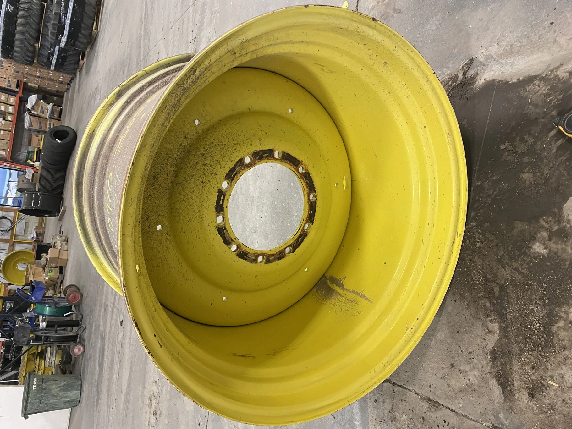 Used 27 X 38 John Deere Yellow 10 bolt combine rim 15 1/2" BS  (Rust Spots, Scratches) image 5