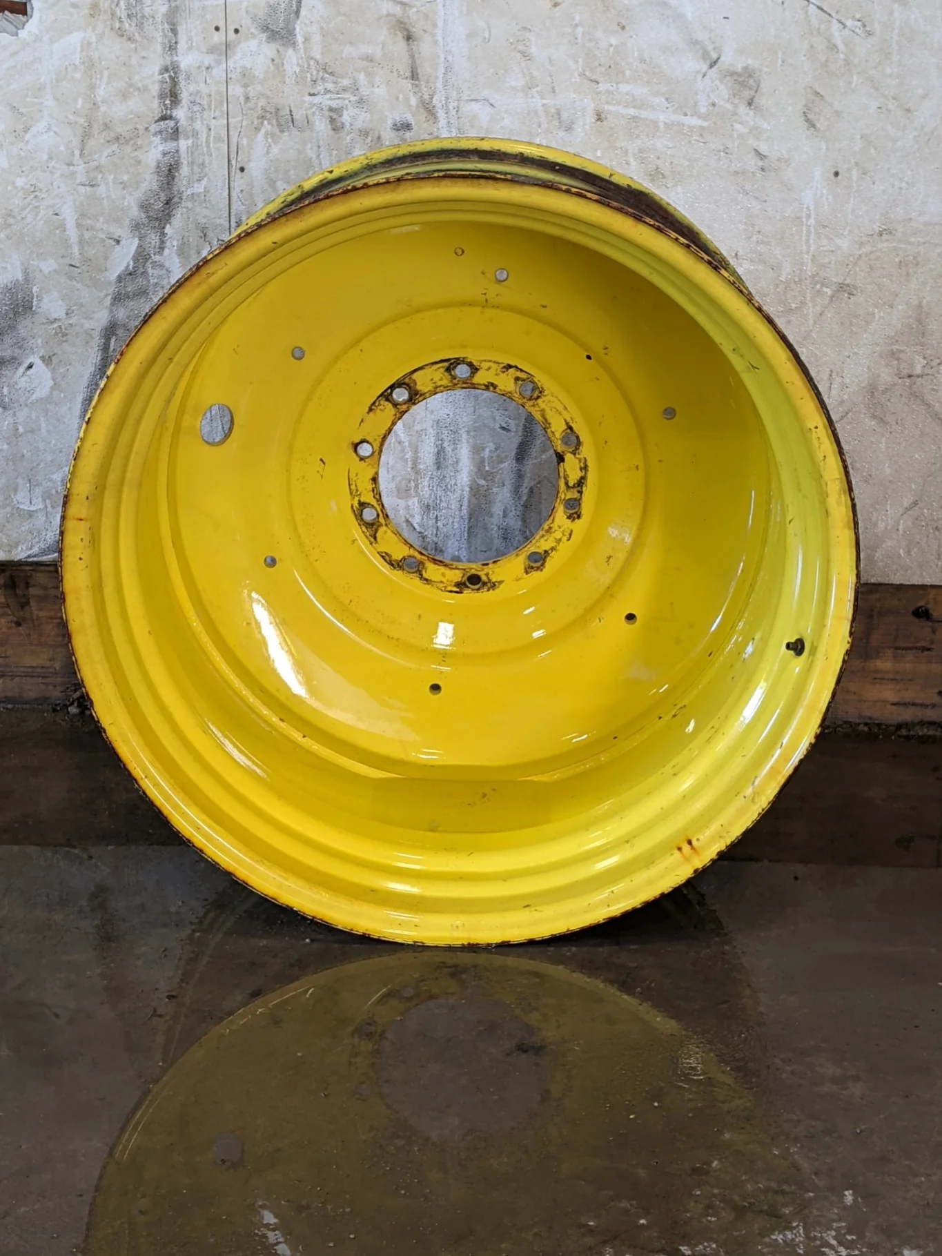 Used 23 X 38 John Deere 10 Bolt  Dual