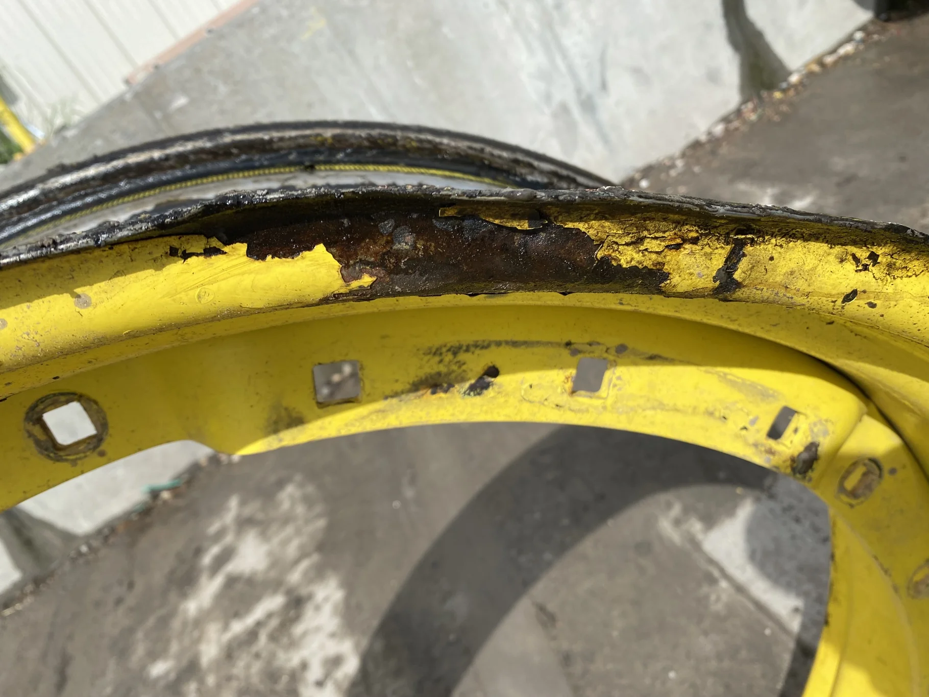 Used 12 X 38 3-12-33.25-7.75 BS John Deere Yellow Waffle Wheel image 4