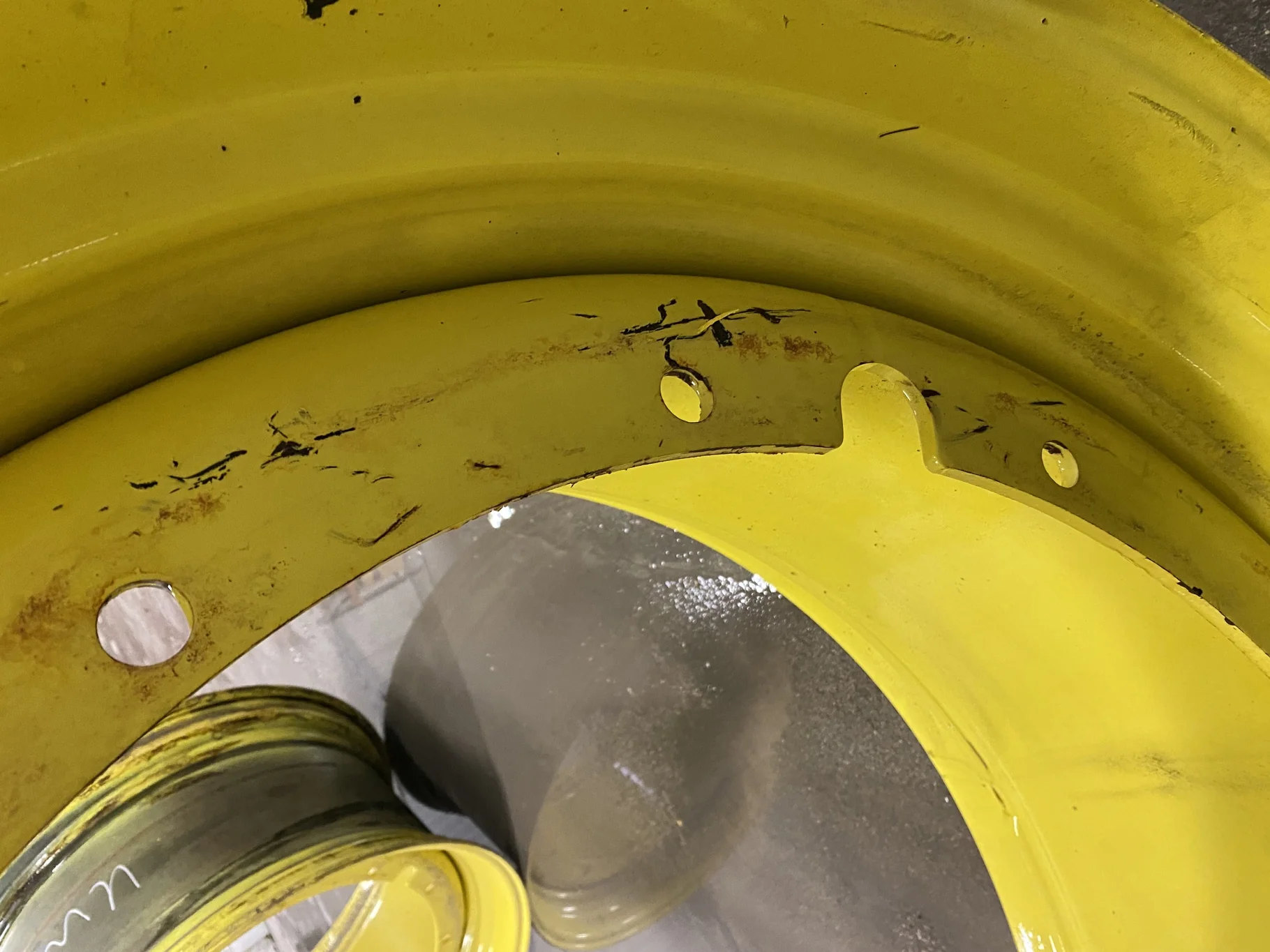 Used 23 X 42 John Deere Yellow 12 Bolt Sprayer Stub Disc (12-32.047-30.078) - Good Condition image 4