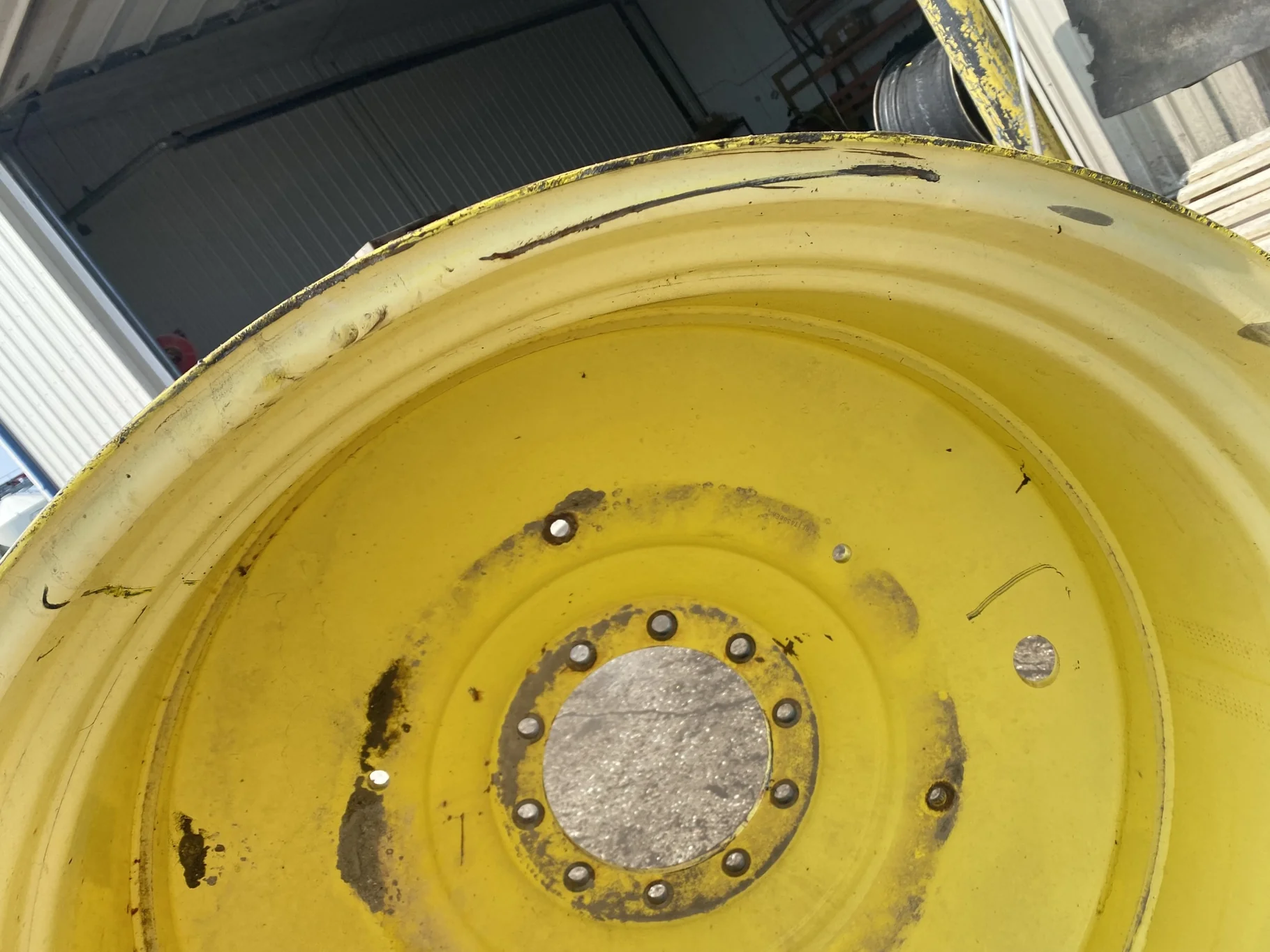 Used 20 X 46 John Deere 10 Bolt Dual  _x000D_
(Scratches) image 14