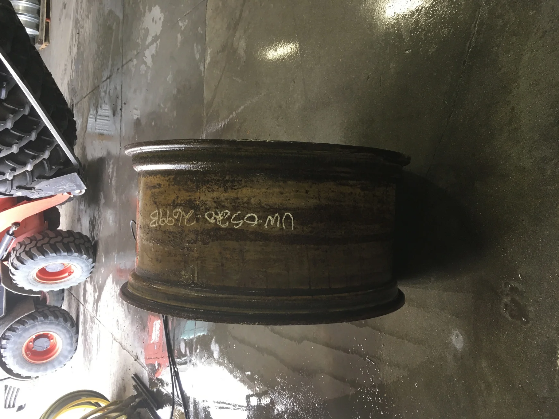 Used 18 X 38 John Deere Yellow 10 Bolt Dual Wheel (10-13.189-11.070) image 3