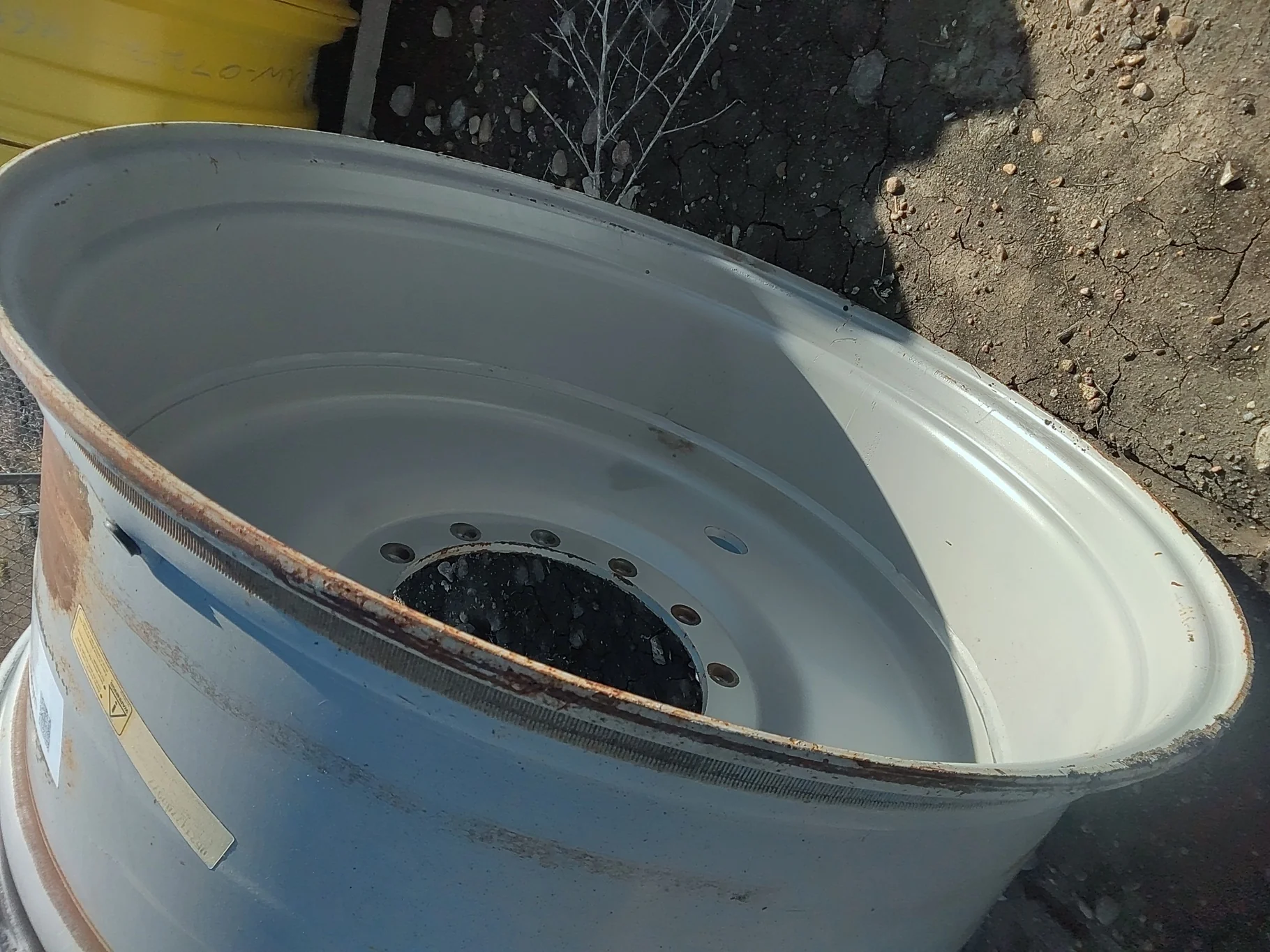 USED 18 X 38 Rogator 12 Bolt (.906) Sprayer Wheel (12-15.748-13.829) 4.78 outset image 4