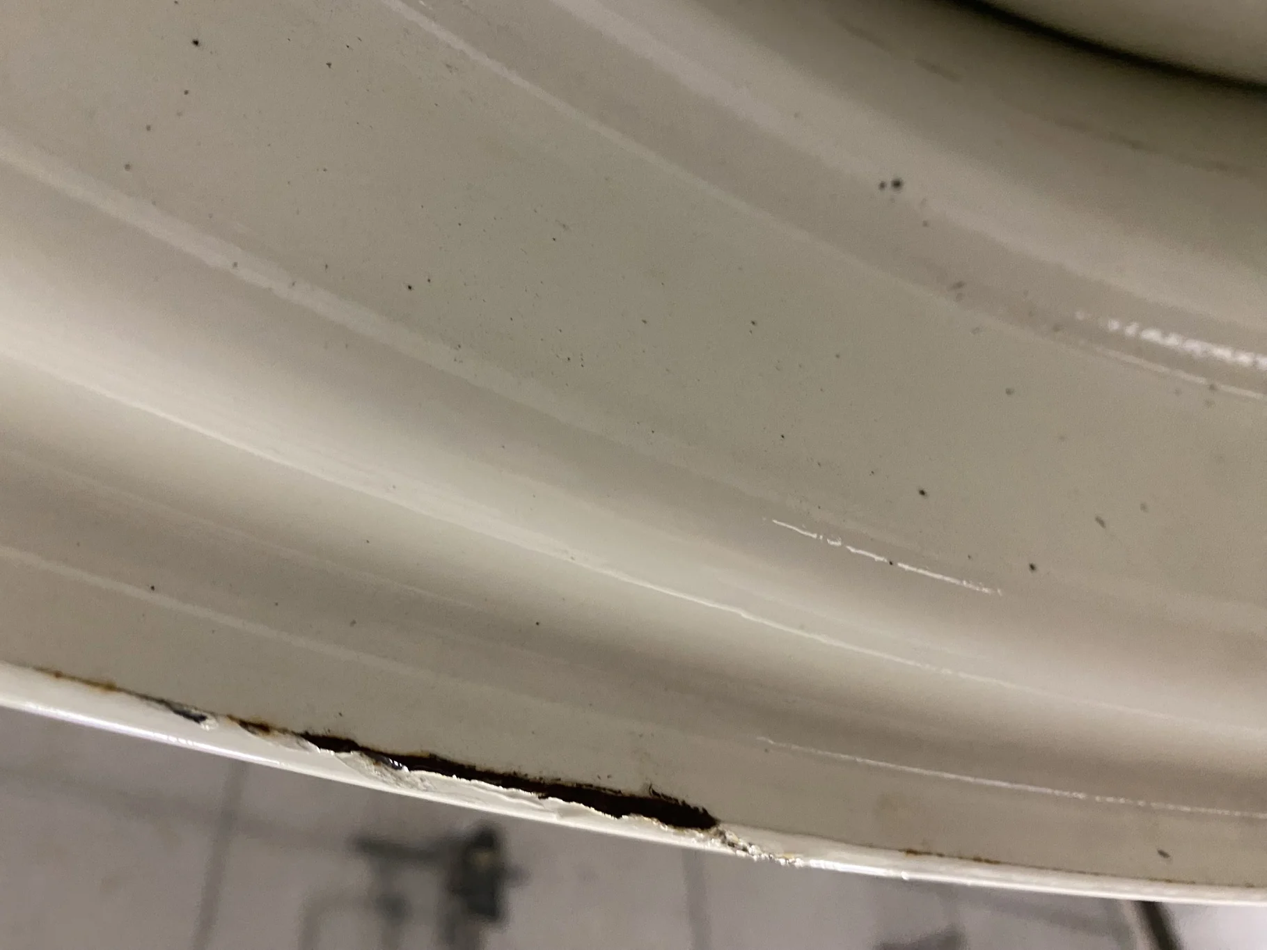 Used 20 X 42 Ford White 10 Bolt W/ 3/4" Rev. Spun Plate (10-14.567-12.46) - Good Condition image 3