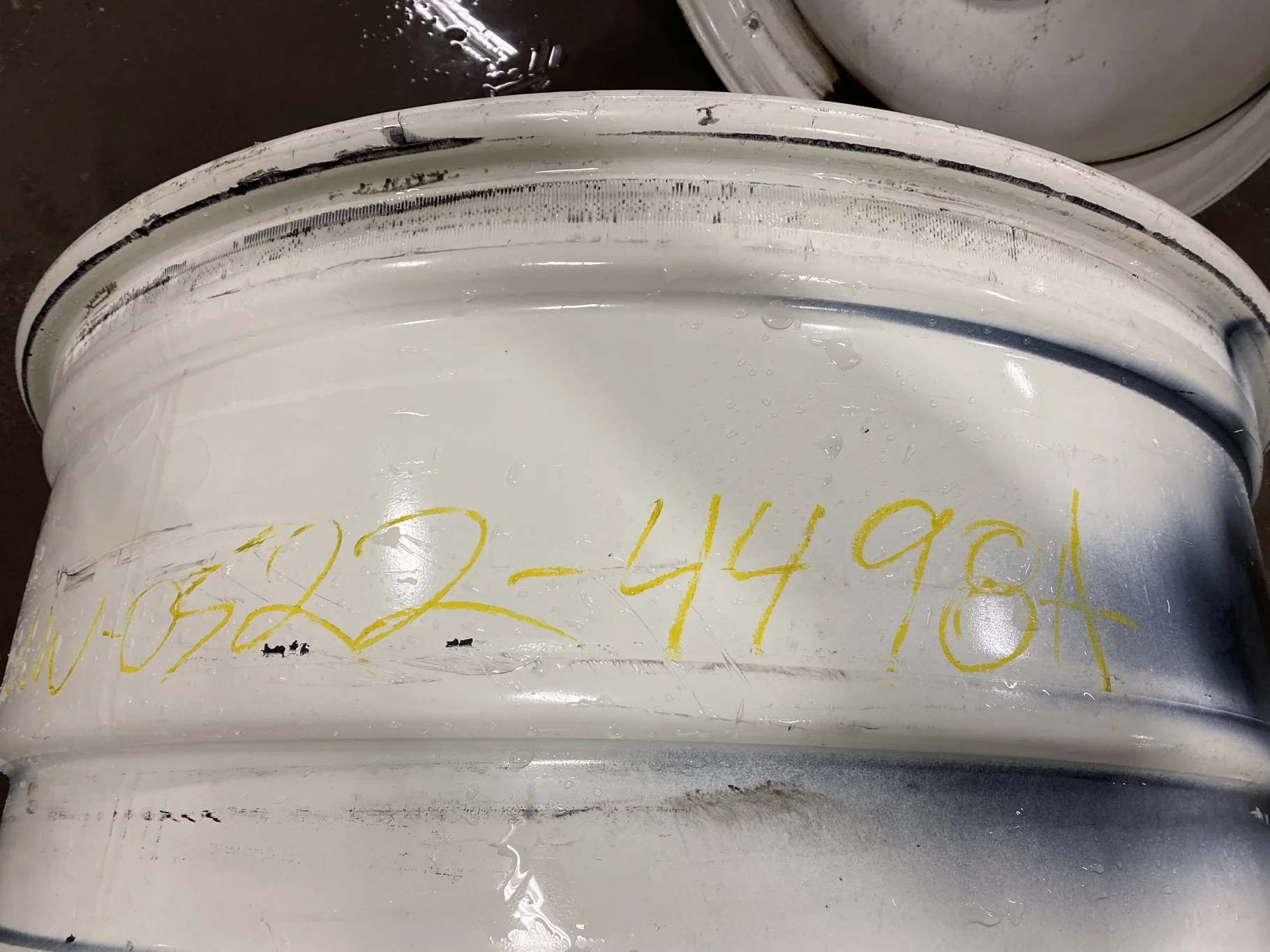 Used 20 X 42 Ford White 10 Bolt W/ 3/4" Rev. Spun Plate (10-14.567-12.46) - Good Condition image 9